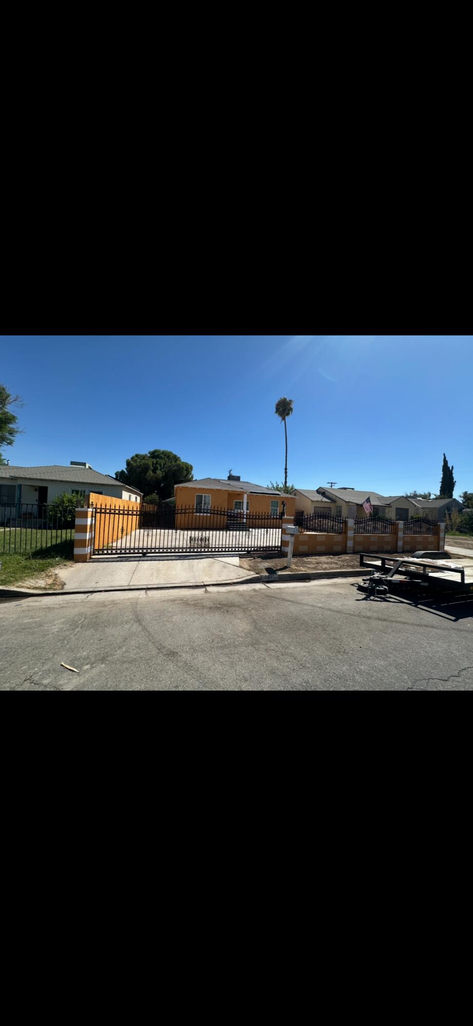 1811 Radiance Dr, Bakersfield, CA 93304