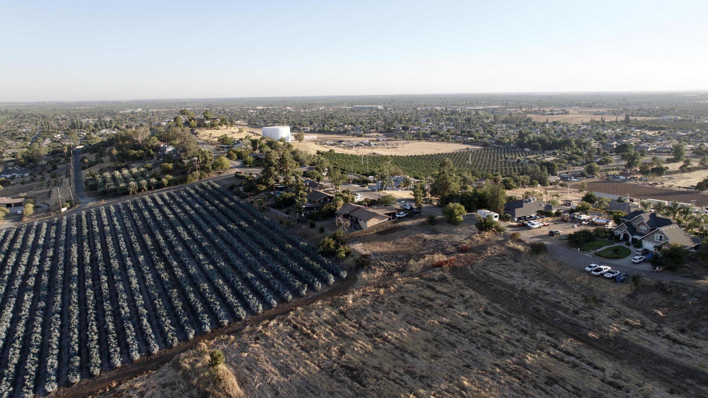 1416 Hillcrest Dr, Lindsay, CA 93247