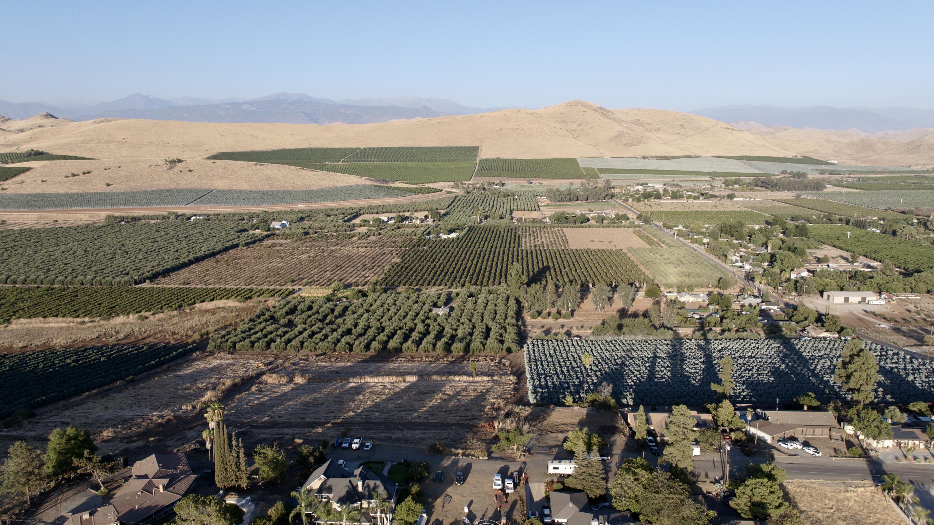1416 Hillcrest Dr, Lindsay, CA 93247