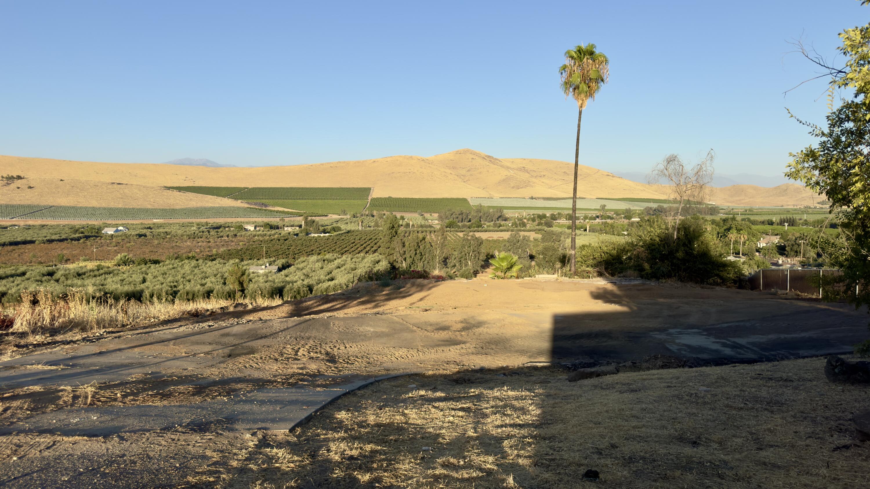 1416 Hillcrest Dr, Lindsay, CA 93247