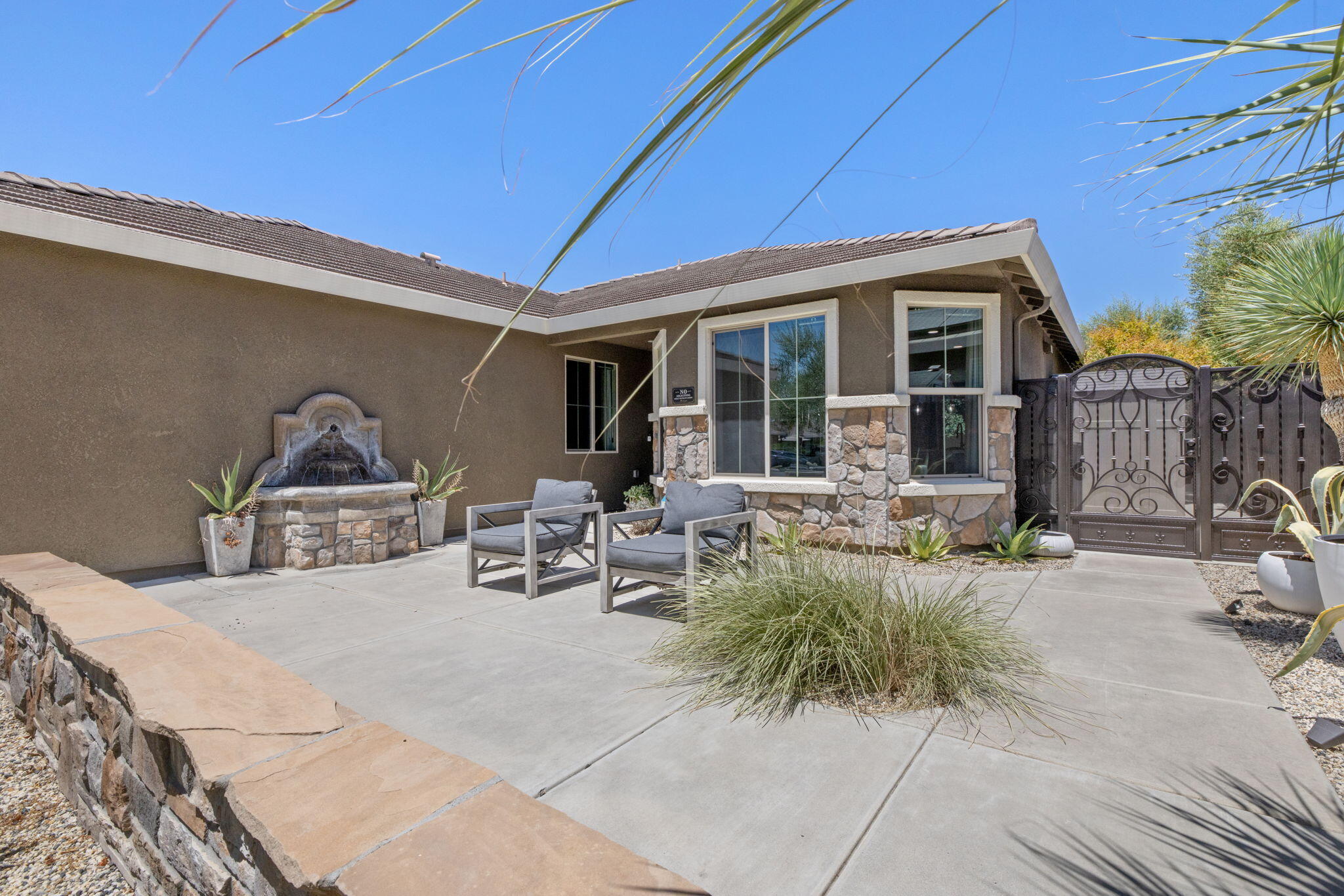 3438 W Perez Ave, Visalia, CA 93291