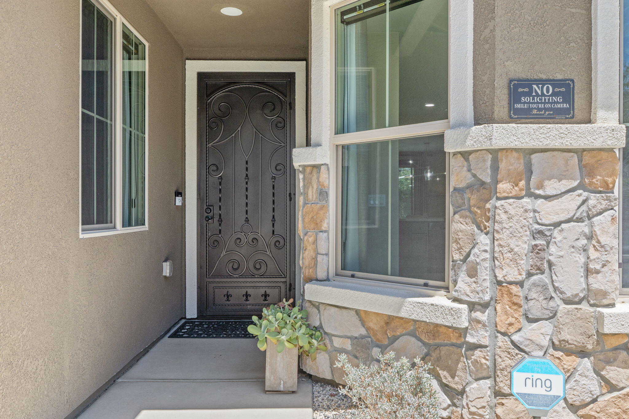 3438 W Perez Ave, Visalia, CA 93291