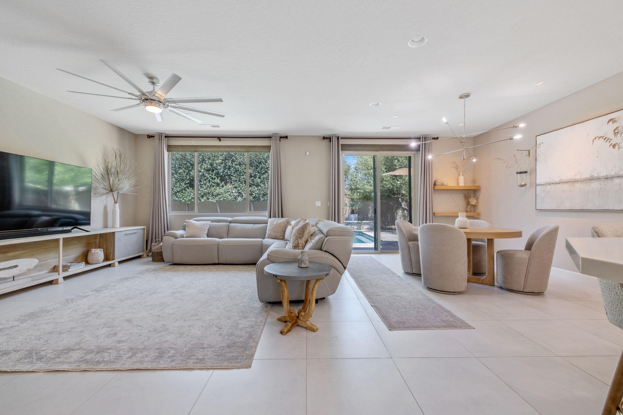 3438 W Perez Ave, Visalia, CA 93291