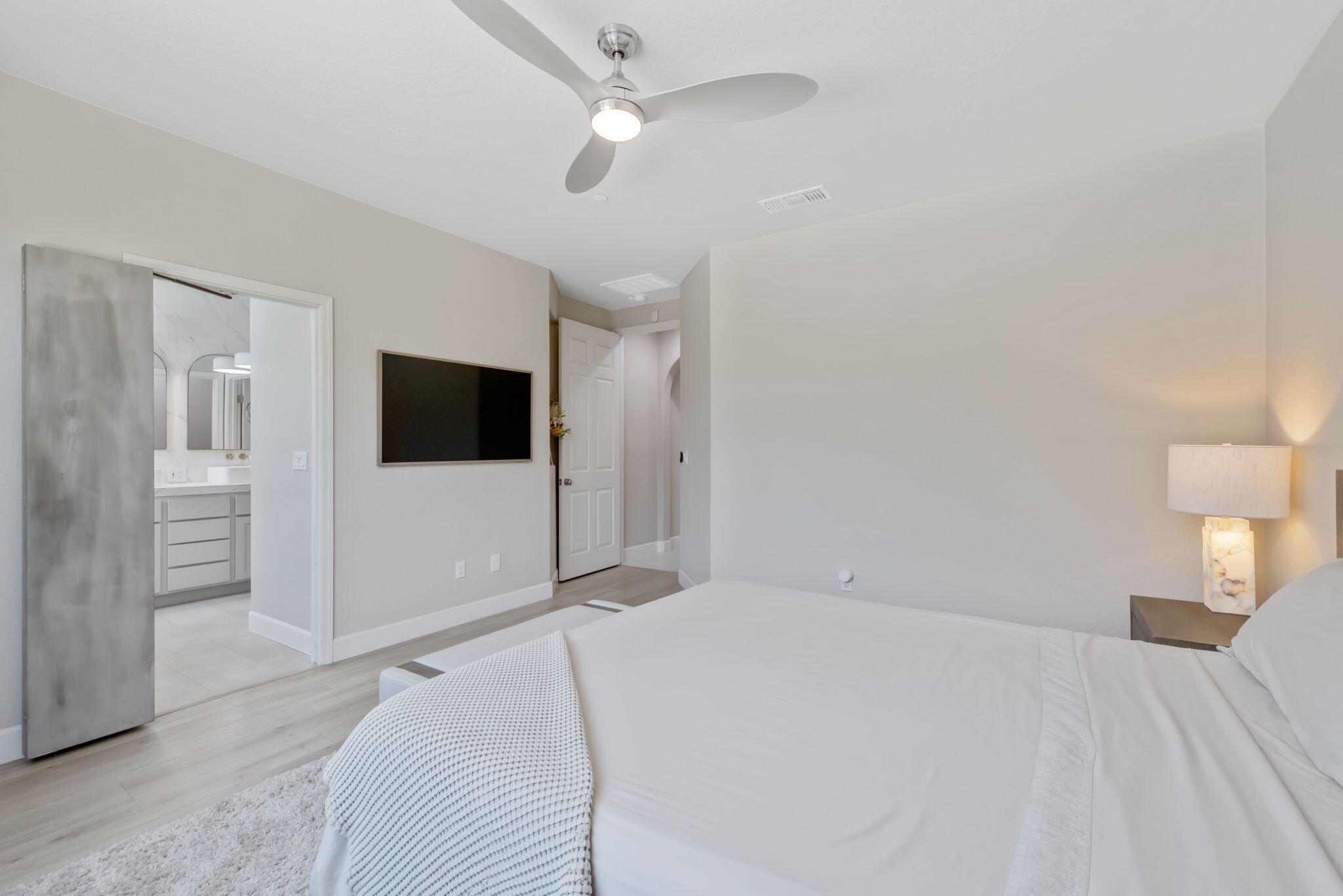 3438 W Perez Ave, Visalia, CA 93291