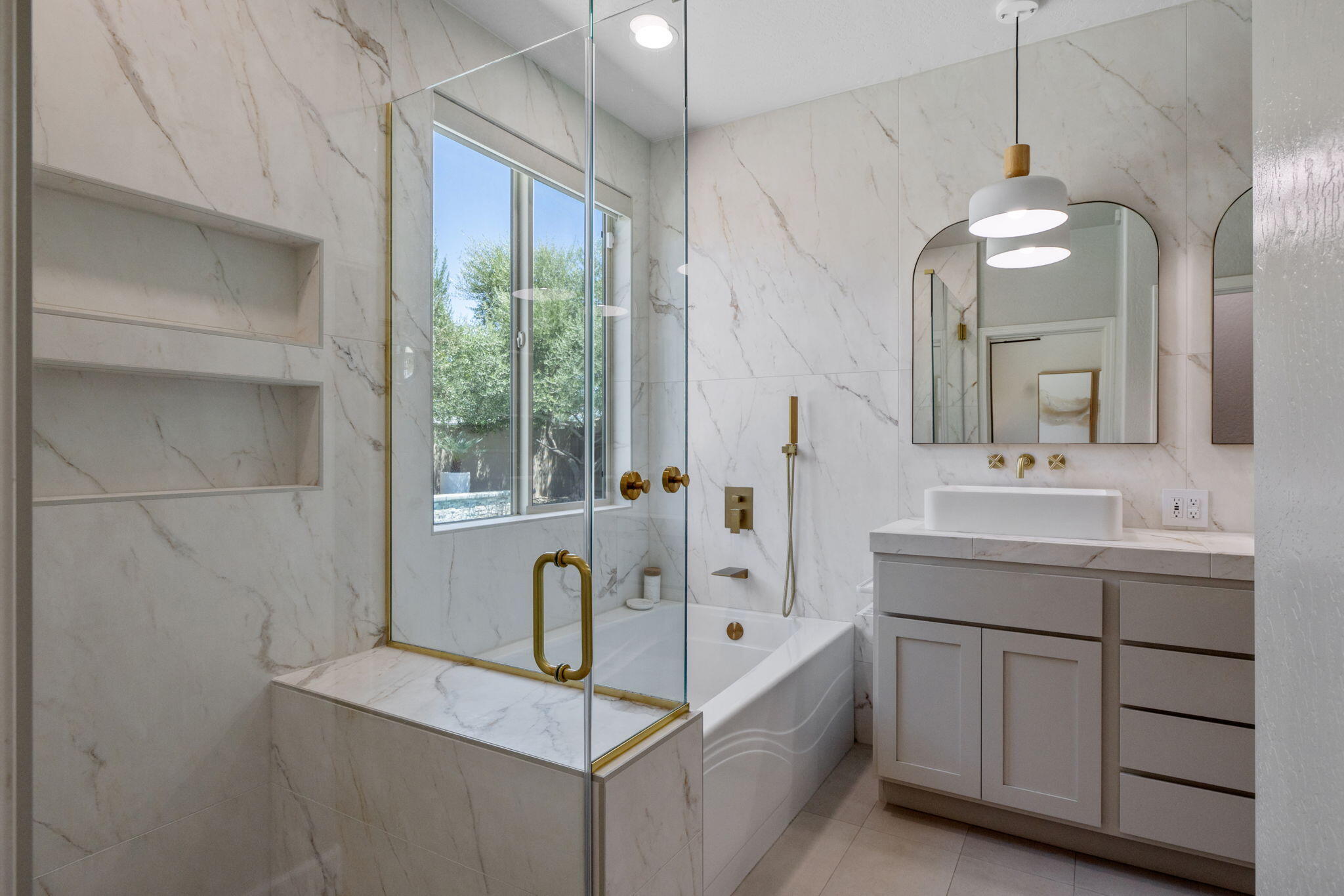 3438 W Perez Ave, Visalia, CA 93291