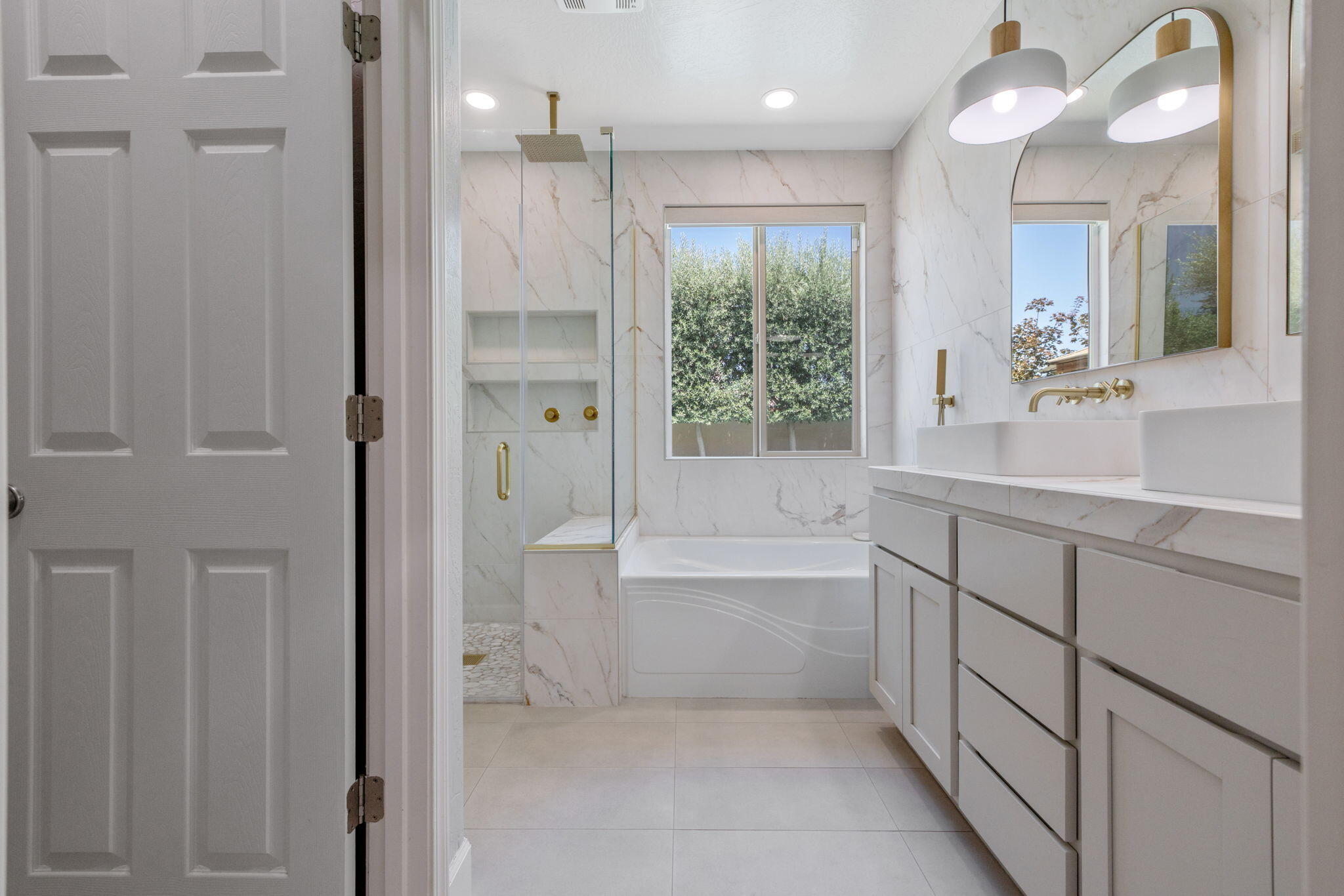 3438 W Perez Ave, Visalia, CA 93291