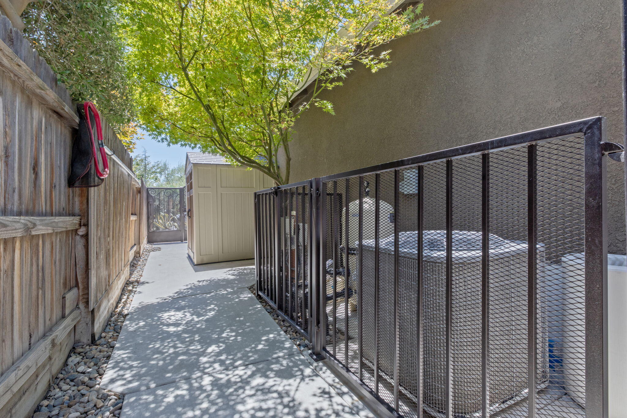 3438 W Perez Ave, Visalia, CA 93291