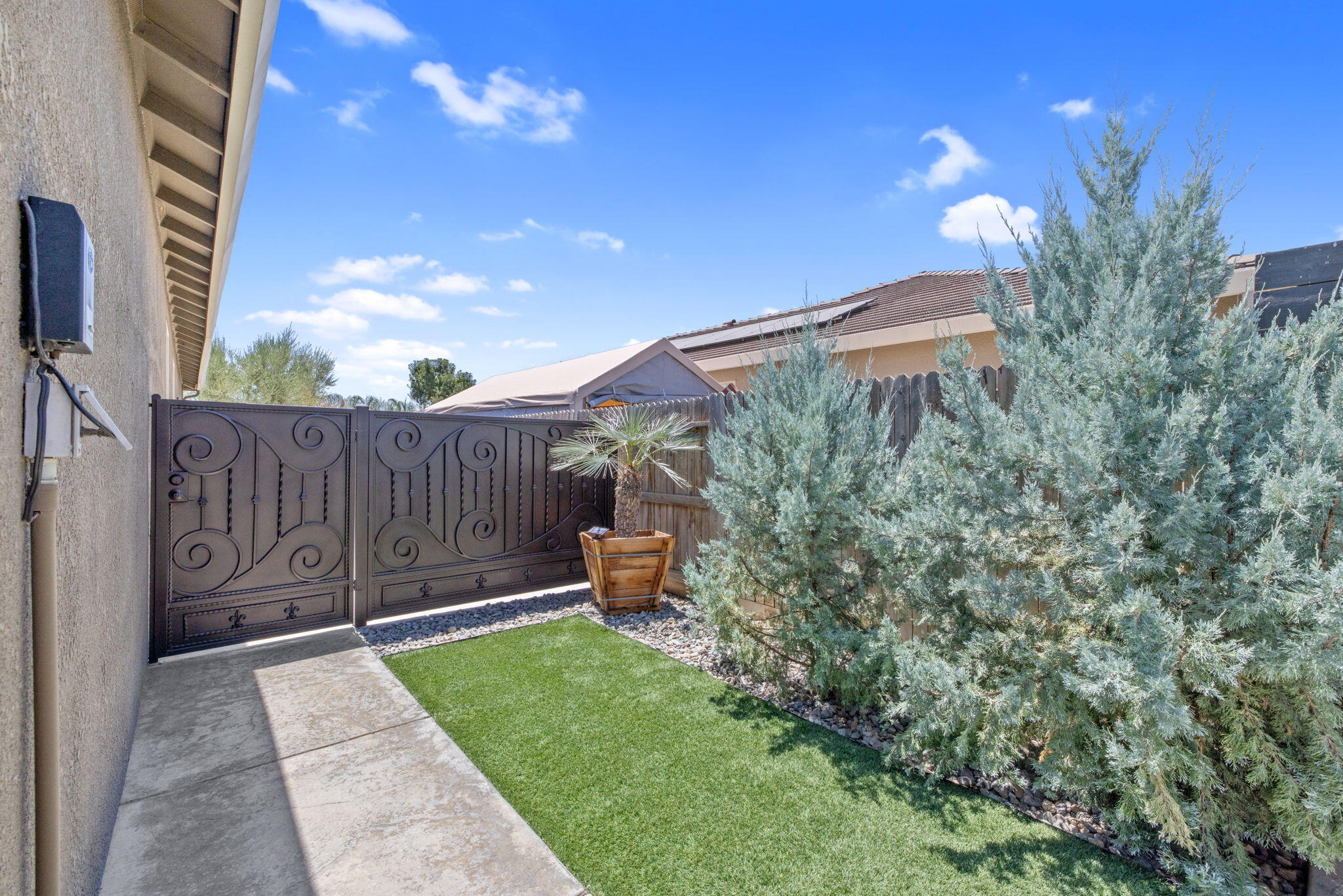3438 W Perez Ave, Visalia, CA 93291