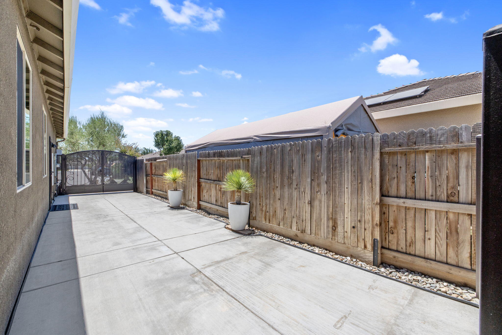 3438 W Perez Ave, Visalia, CA 93291