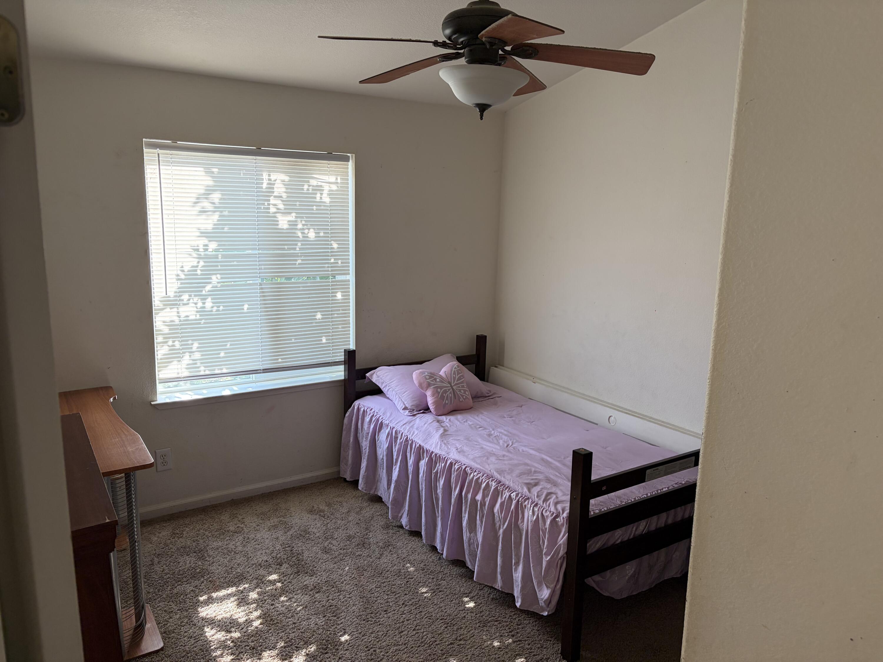 37421 Millwood Dr, Woodlake, CA 93286