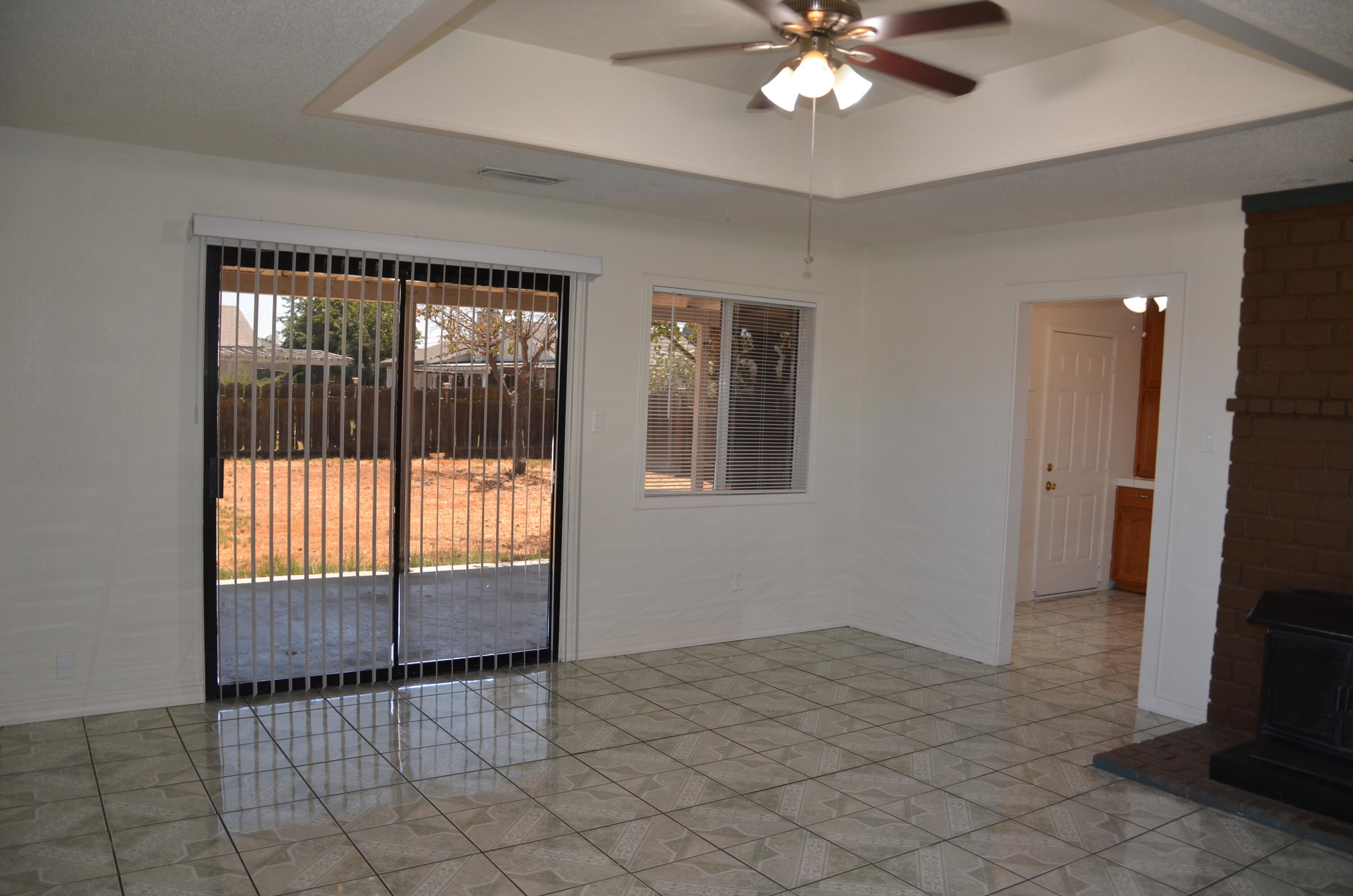 19663 Royal Ln, Lemoore, CA 93245