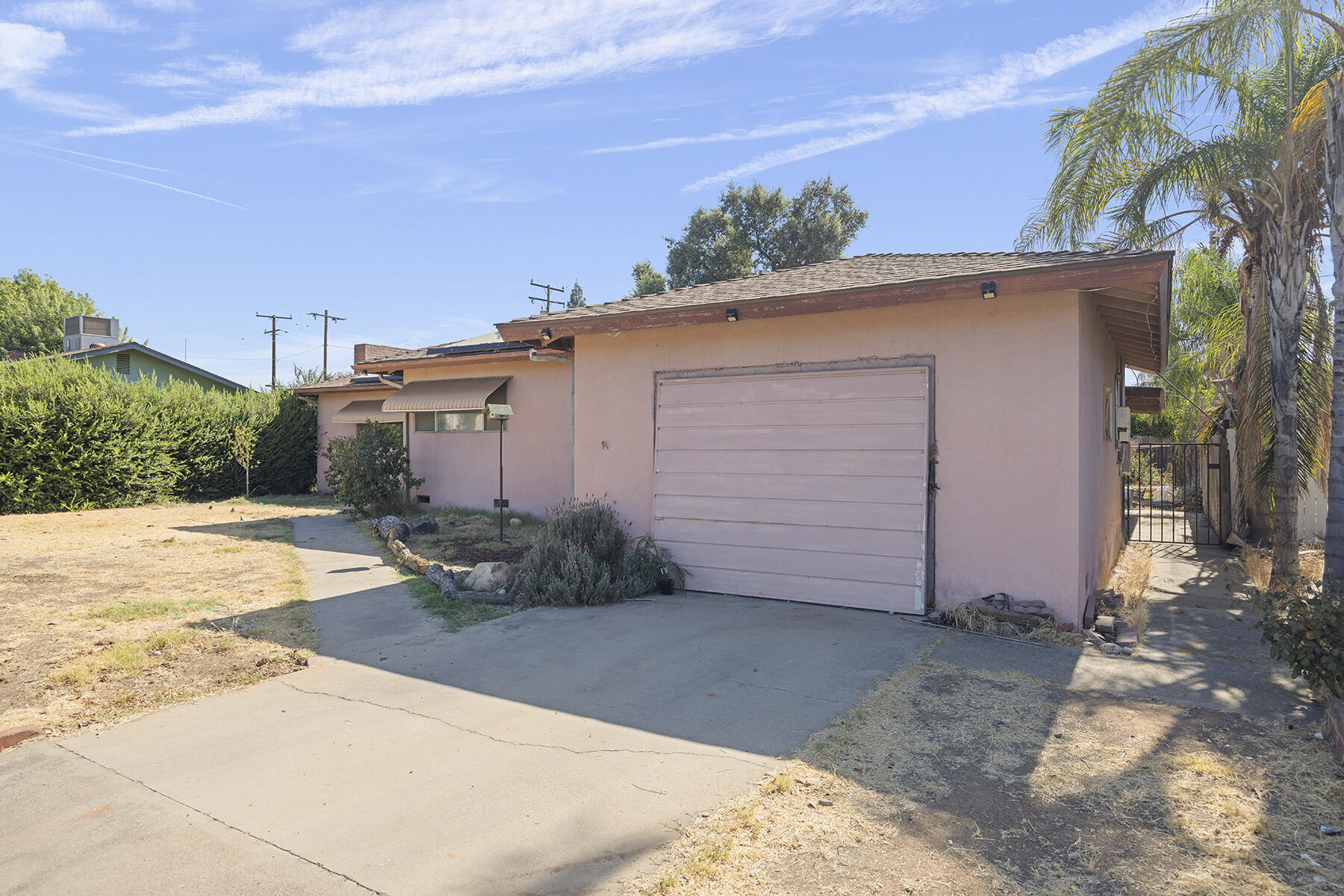 366 N Acacia St, Woodlake, CA 93286