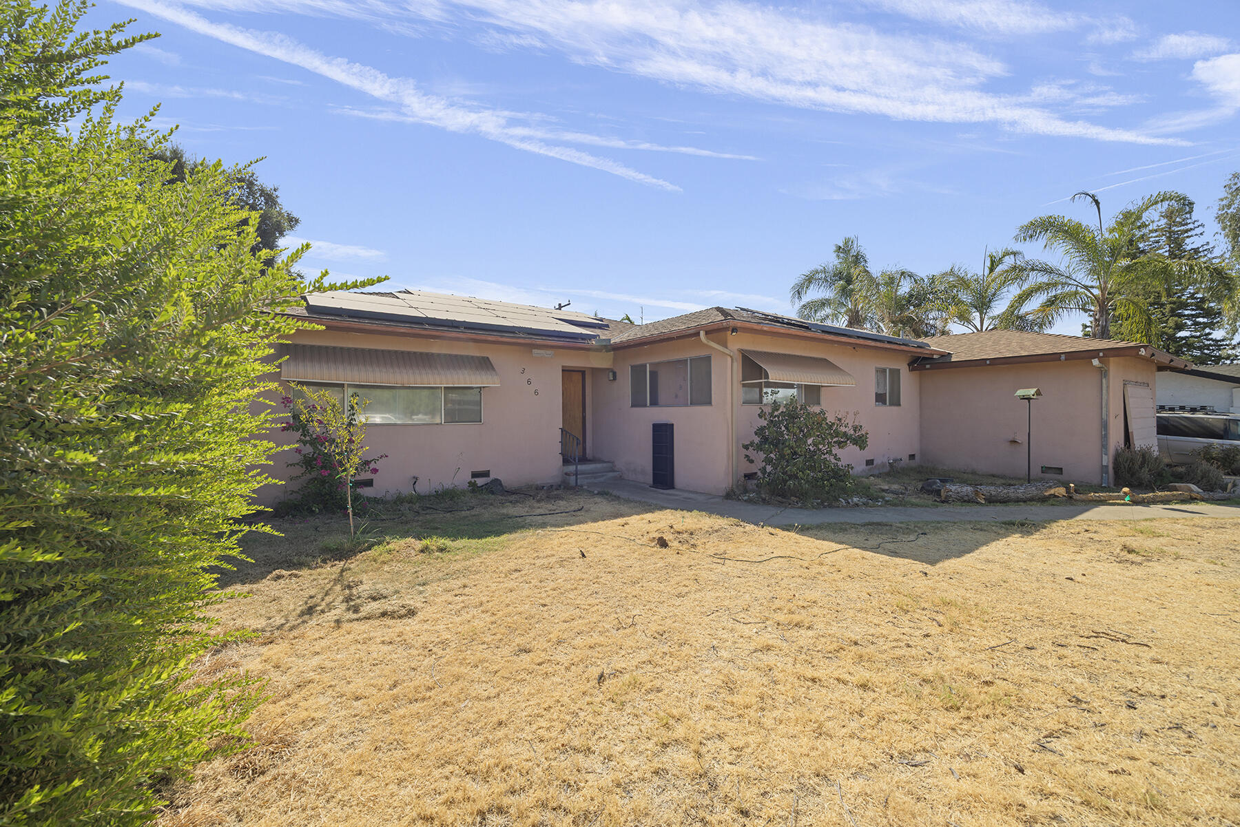 366 N Acacia St, Woodlake, CA 93286
