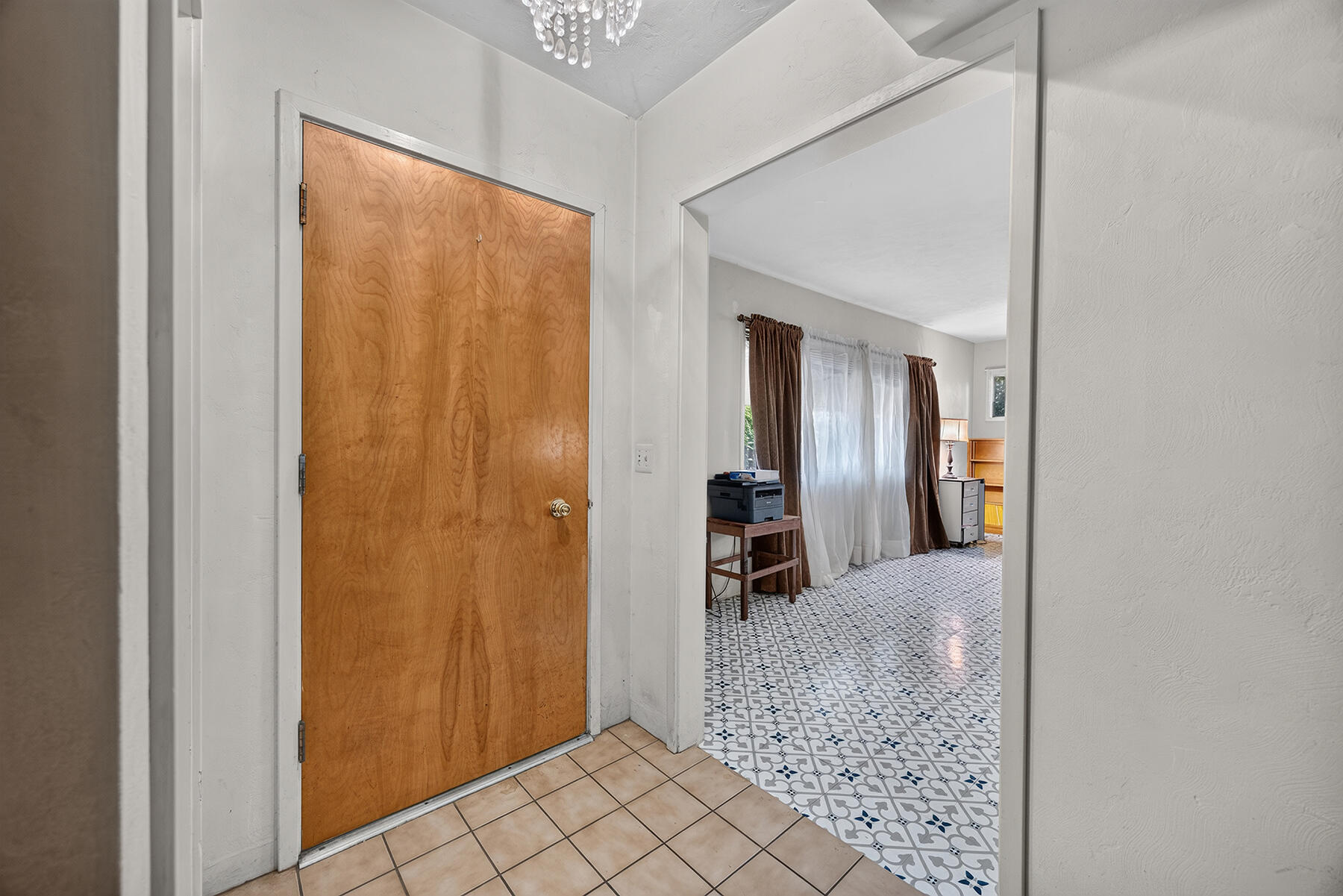 366 N Acacia St, Woodlake, CA 93286