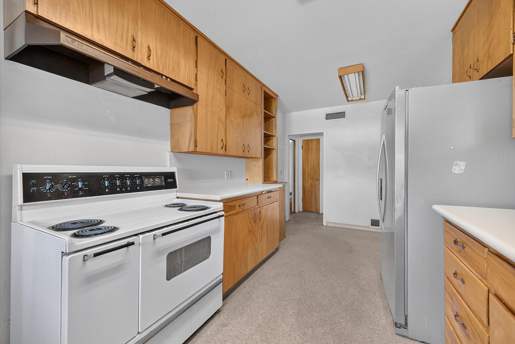 366 N Acacia St, Woodlake, CA 93286