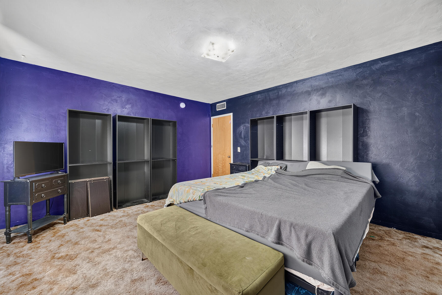 366 N Acacia St, Woodlake, CA 93286