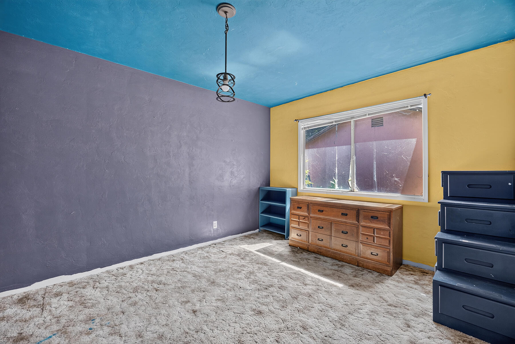 366 N Acacia St, Woodlake, CA 93286