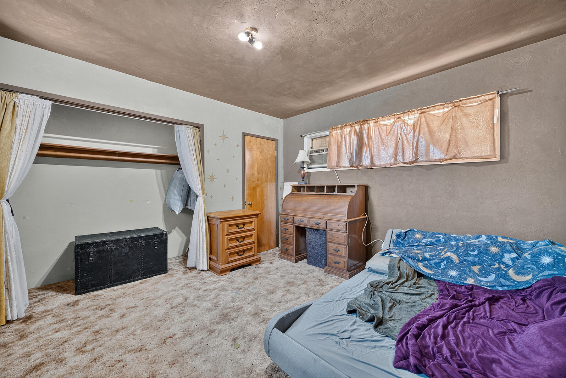 366 N Acacia St, Woodlake, CA 93286