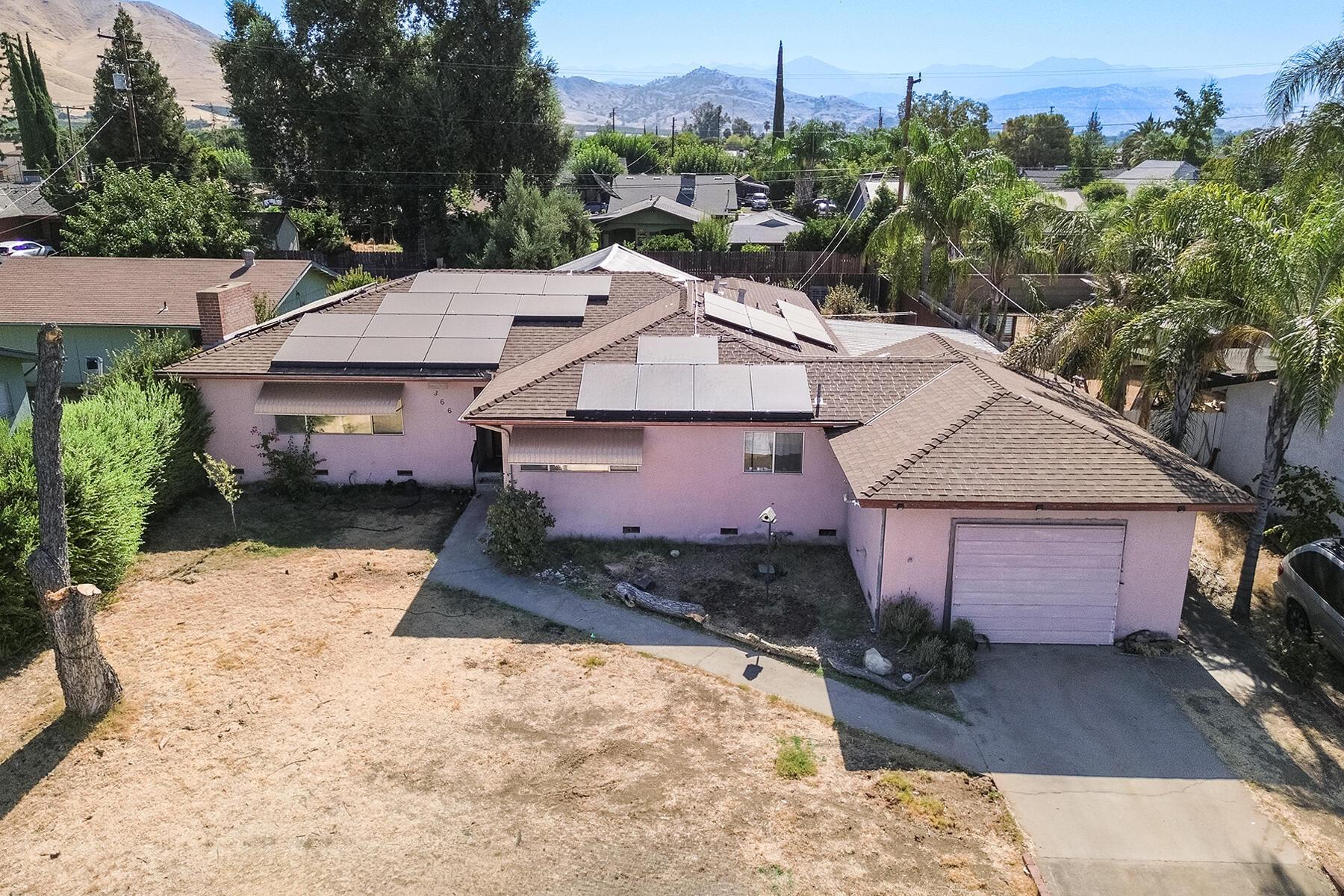 366 N Acacia St, Woodlake, CA 93286