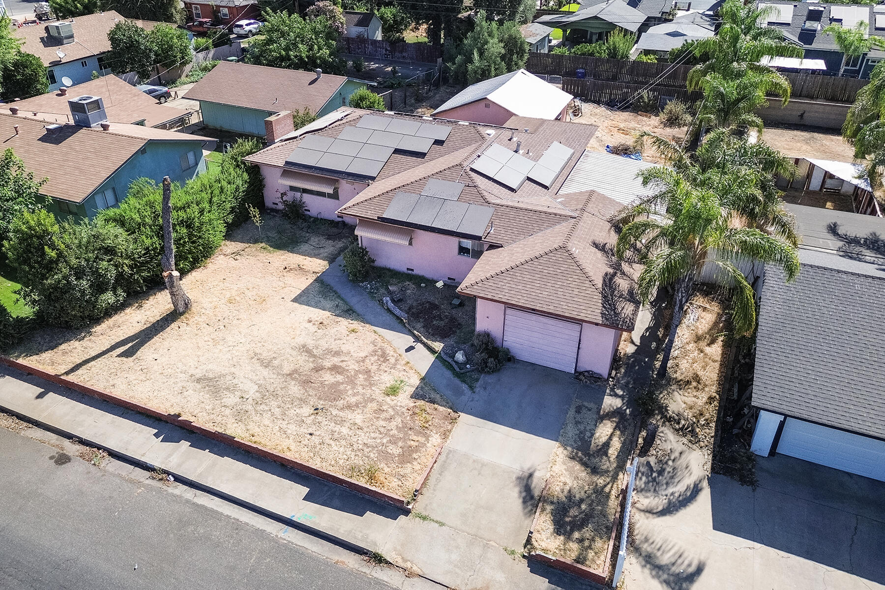 366 N Acacia St, Woodlake, CA 93286
