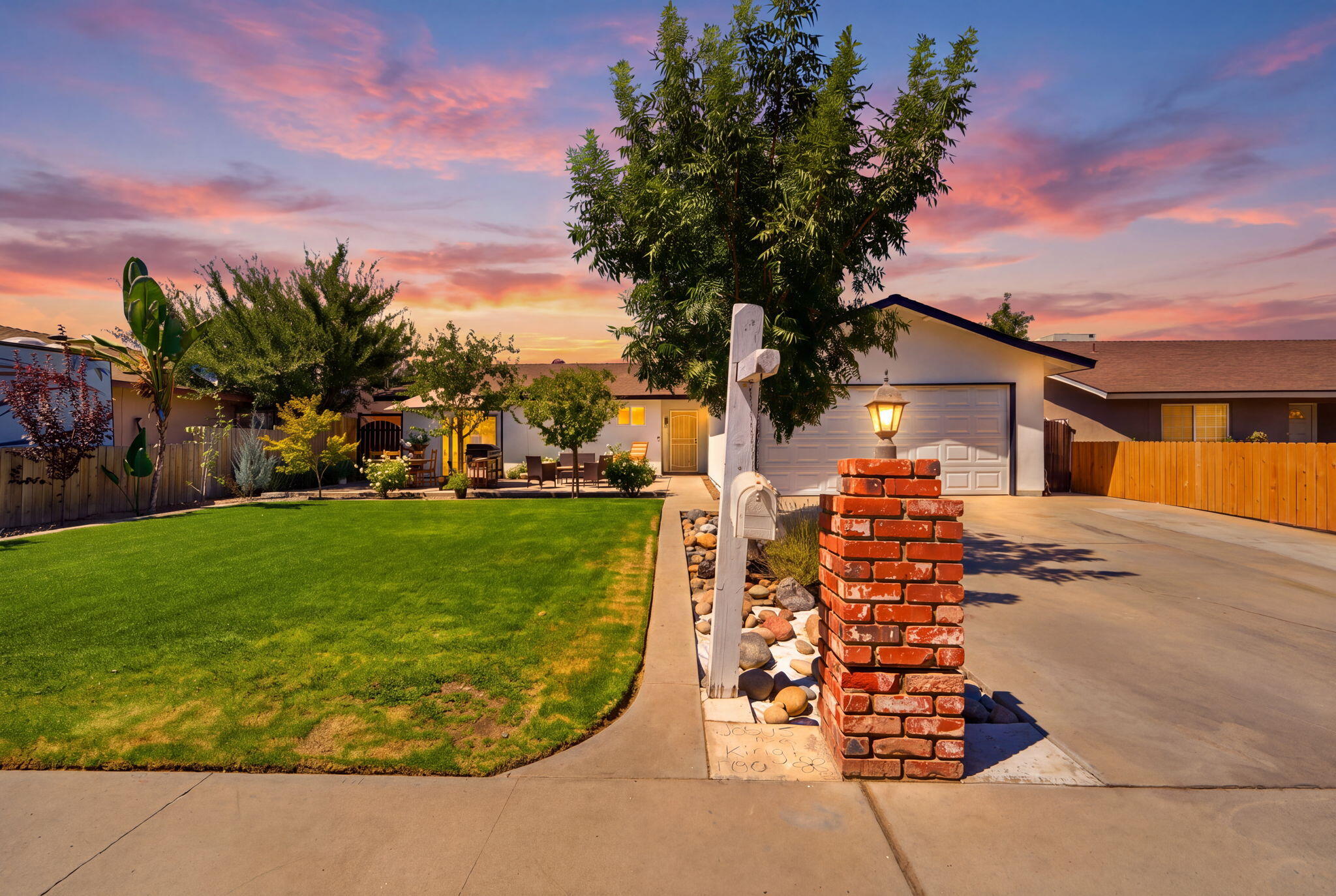 1740 W Perez, Visalia, CA 93291