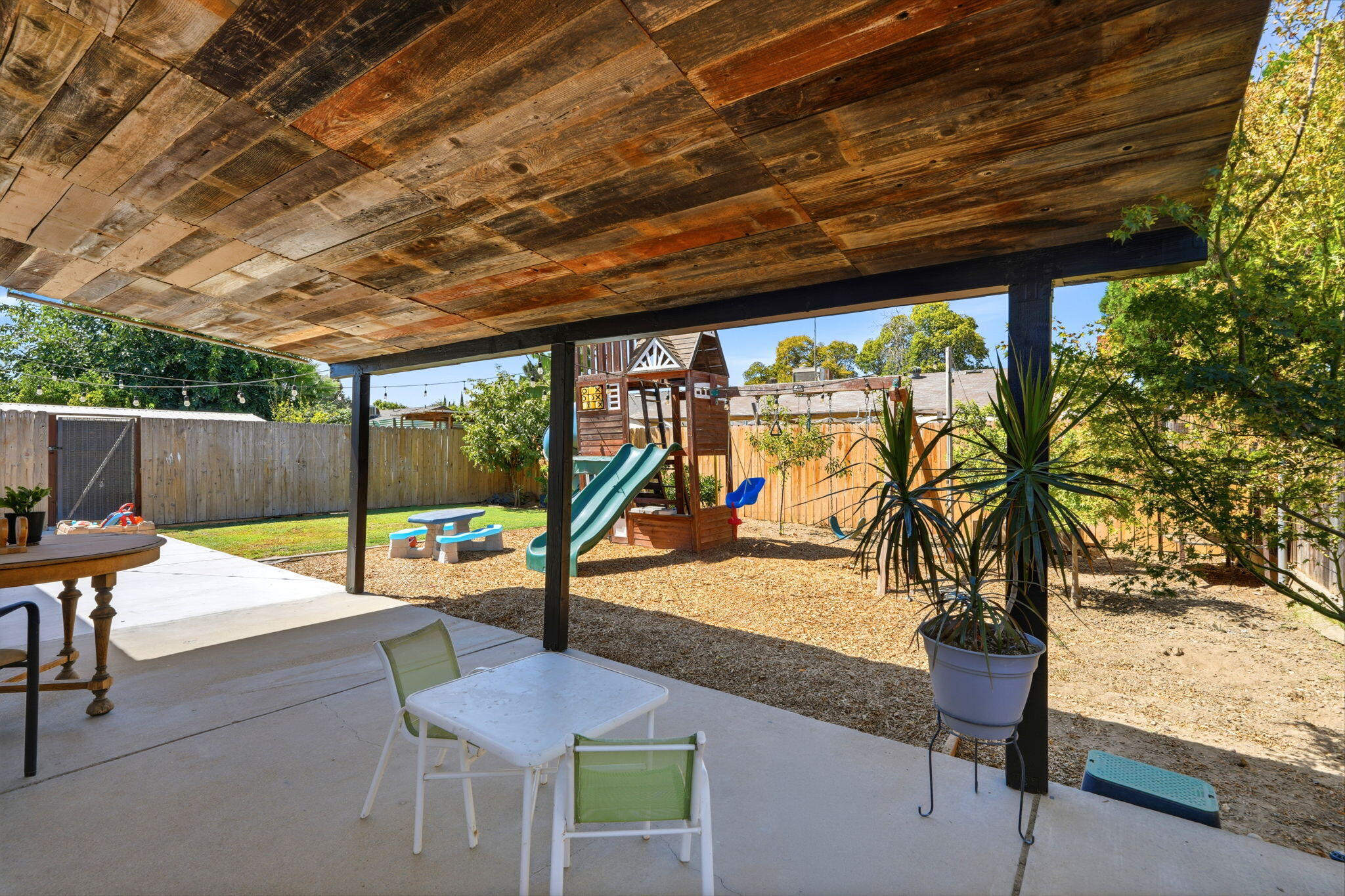 1740 W Perez, Visalia, CA 93291