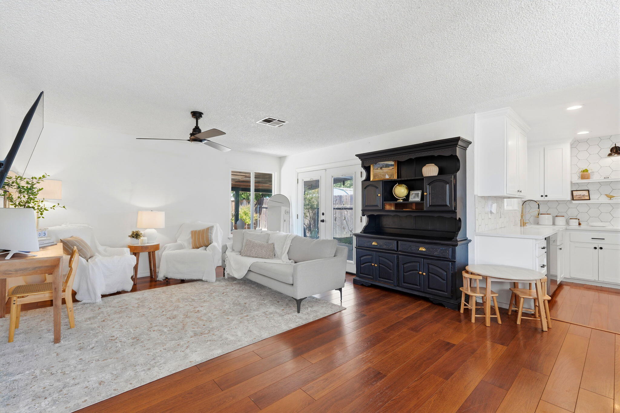 1740 W Perez, Visalia, CA 93291