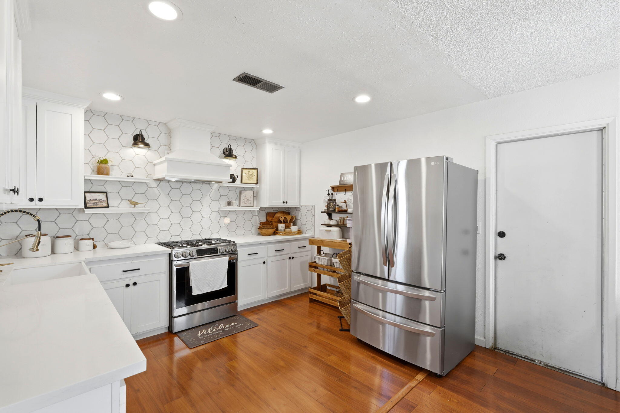 1740 W Perez, Visalia, CA 93291