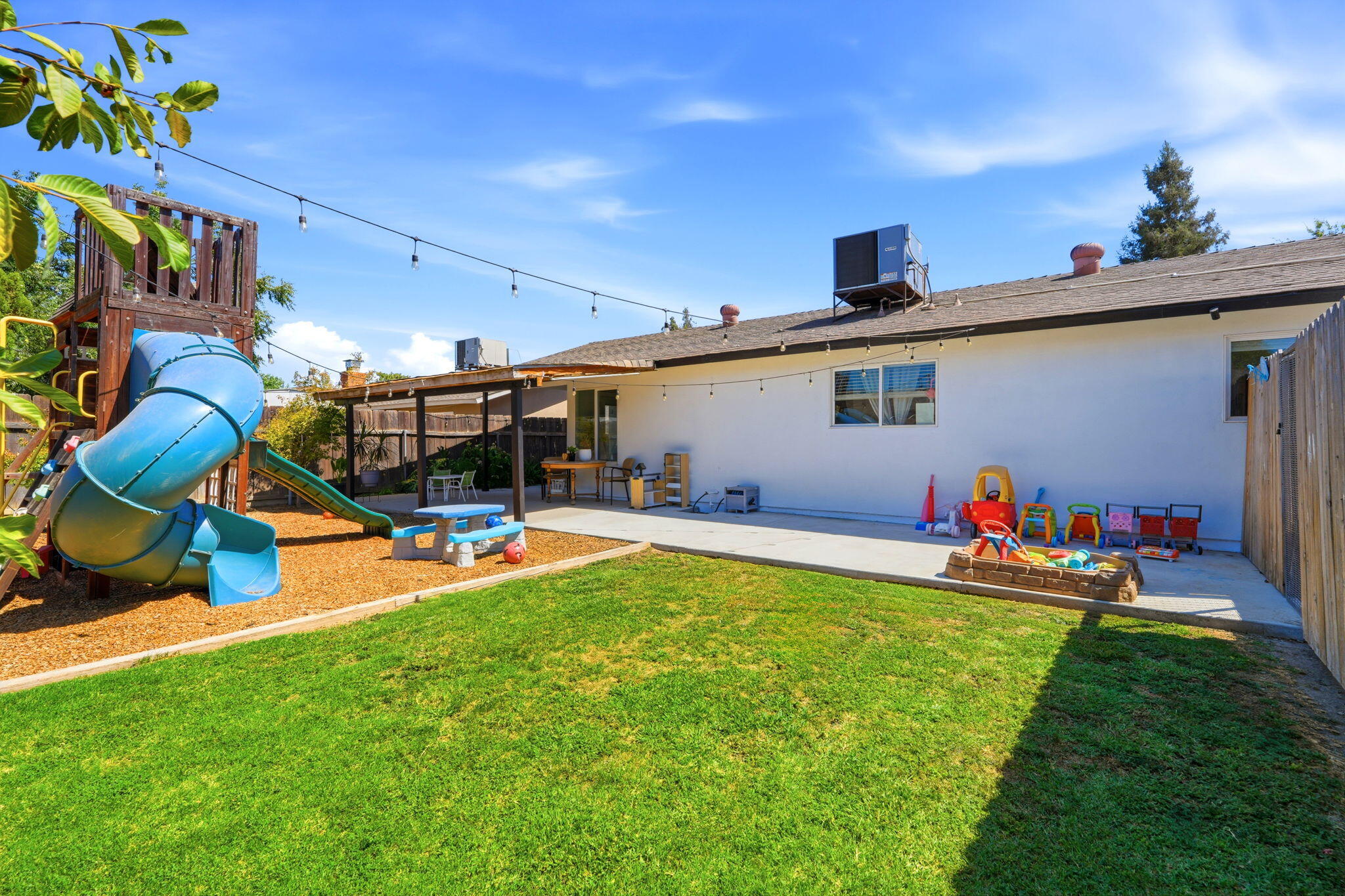1740 W Perez, Visalia, CA 93291