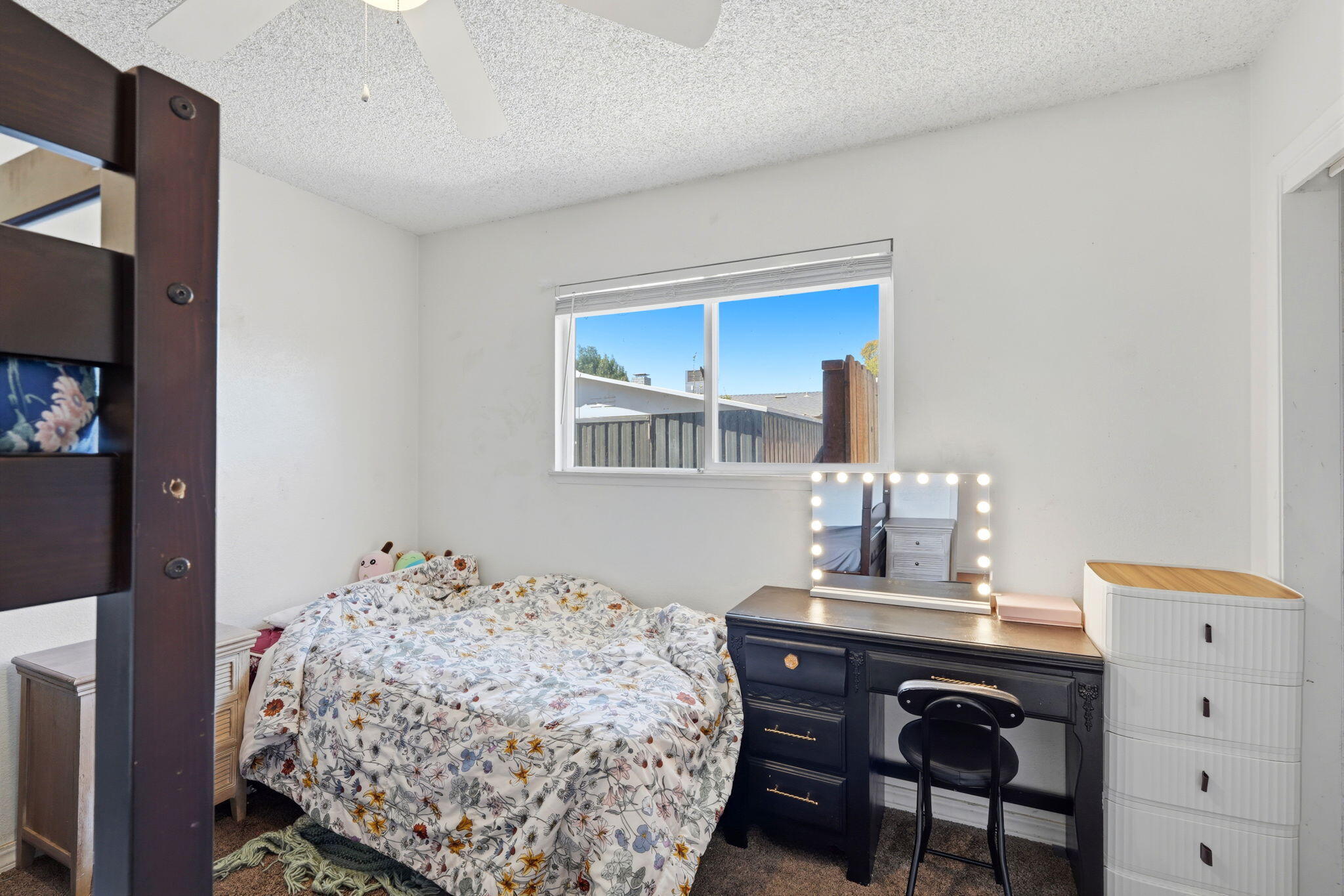 1740 W Perez, Visalia, CA 93291