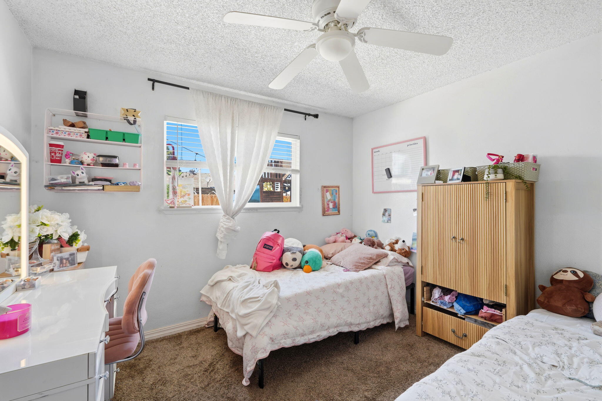 1740 W Perez, Visalia, CA 93291