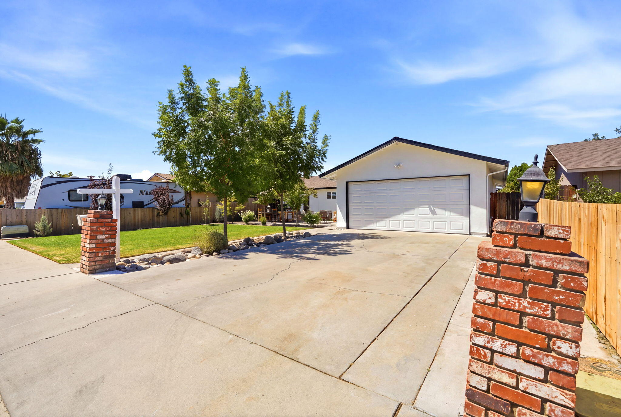 1740 W Perez, Visalia, CA 93291