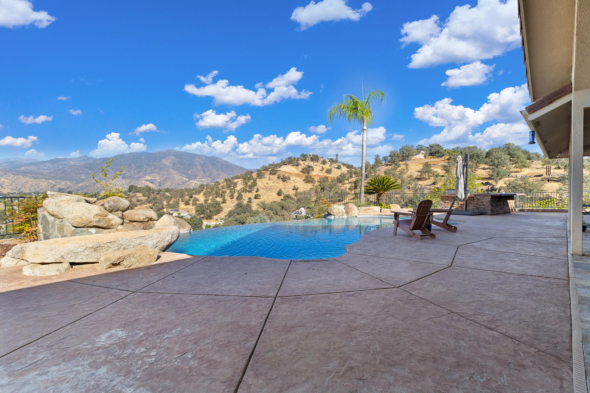 16489 Goat Ranch Rd, Springville, CA 93265