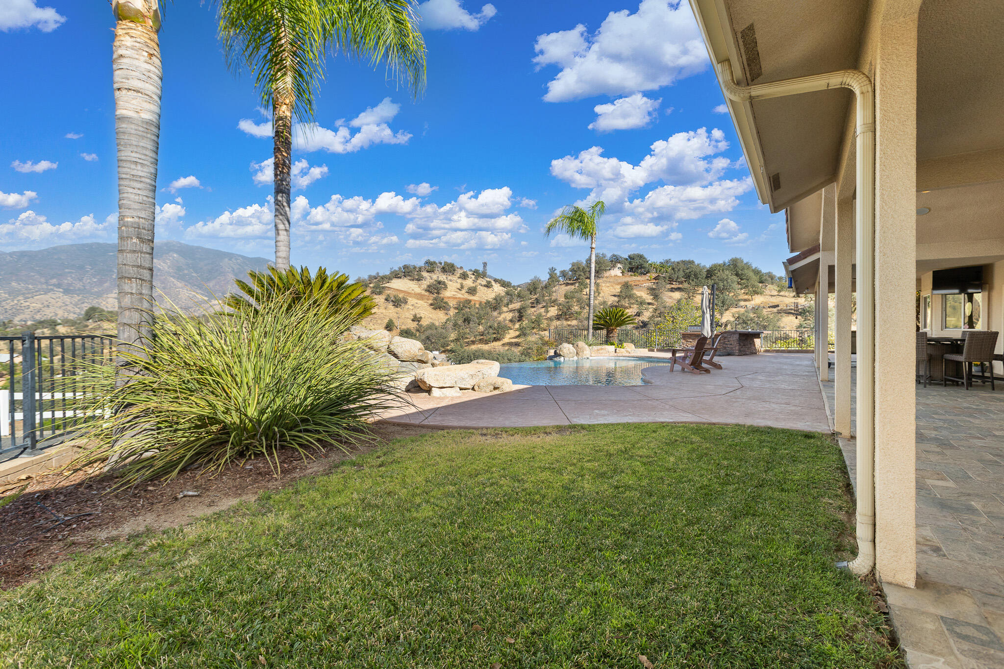 16489 Goat Ranch Rd, Springville, CA 93265