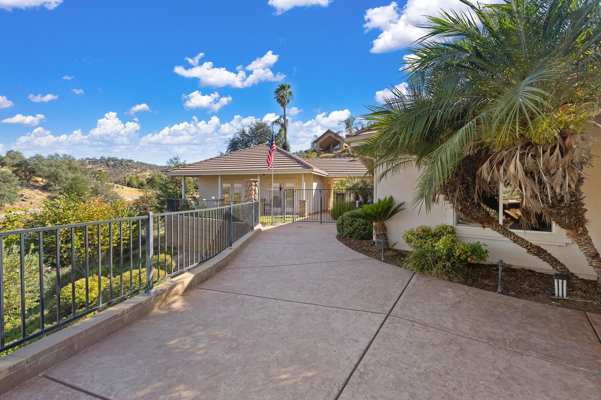 16489 Goat Ranch Rd, Springville, CA 93265