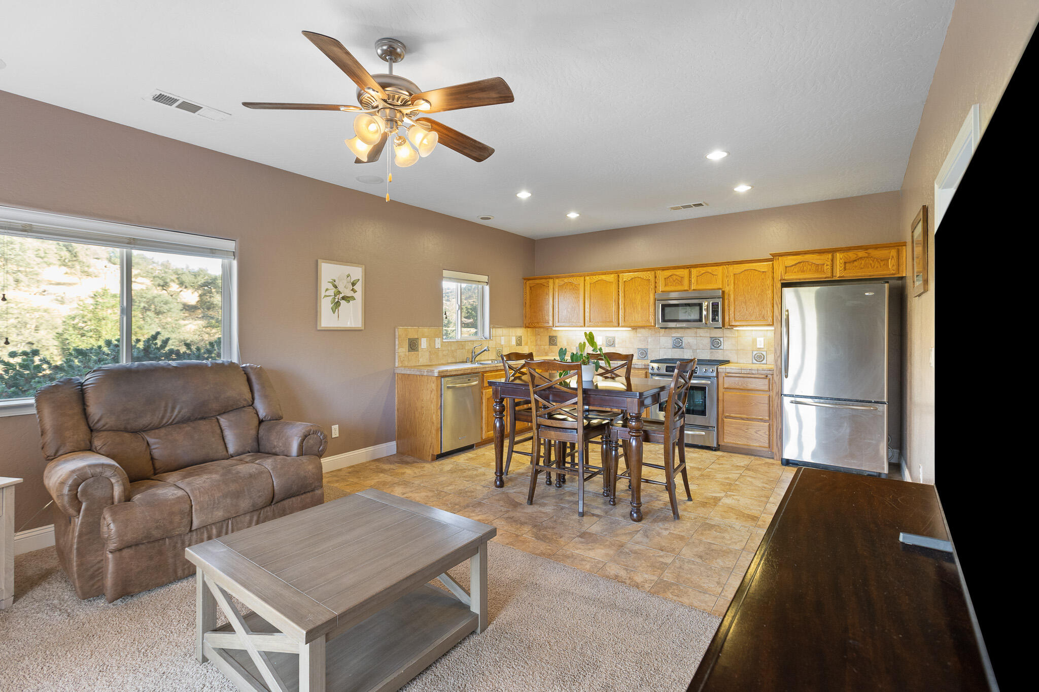 16489 Goat Ranch Rd, Springville, CA 93265