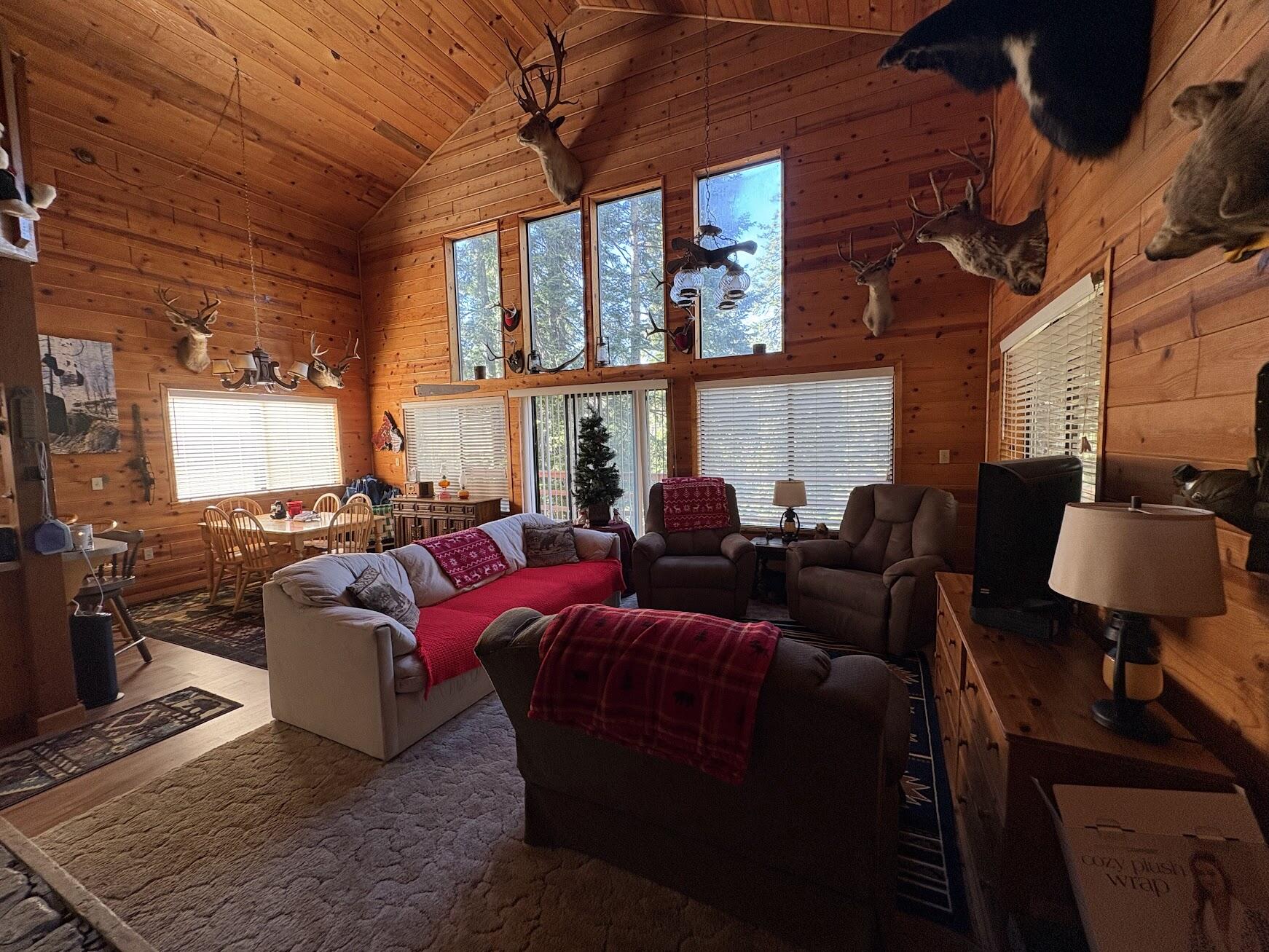 58072 Summit Dr, Springville, CA 93265