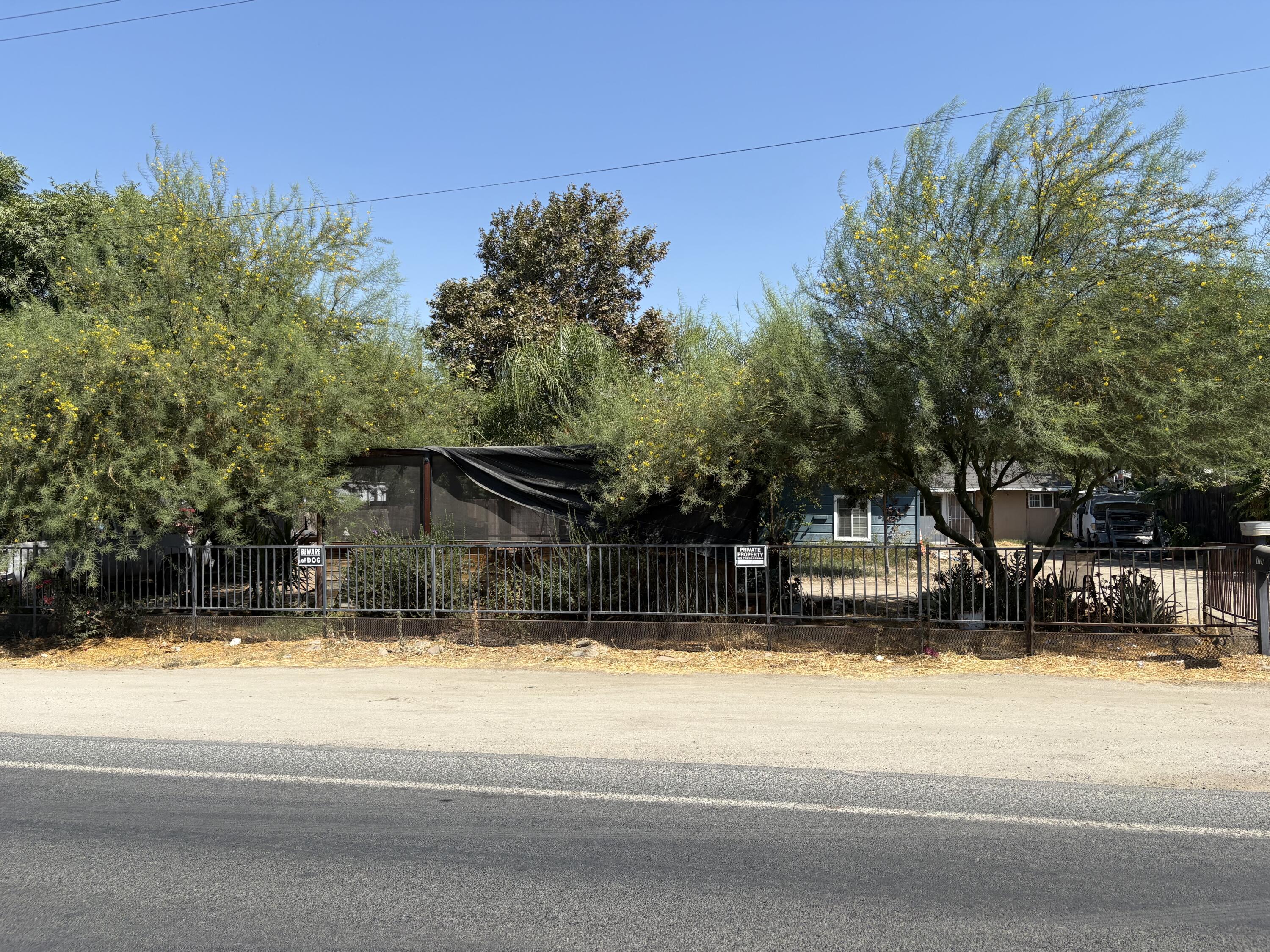 1704 E Springville Ave, Porterville, CA 93257