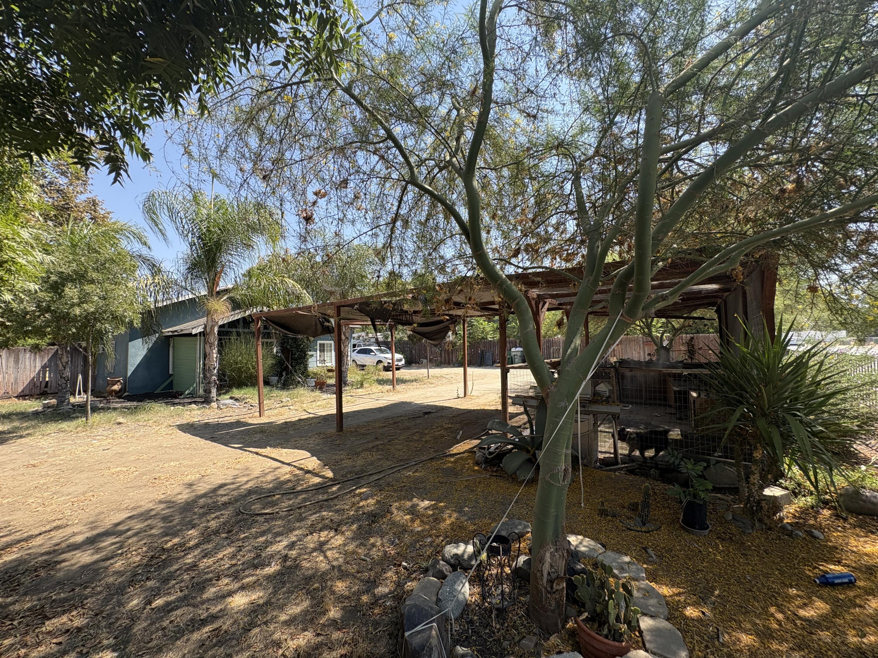 1704 E Springville Ave, Porterville, CA 93257
