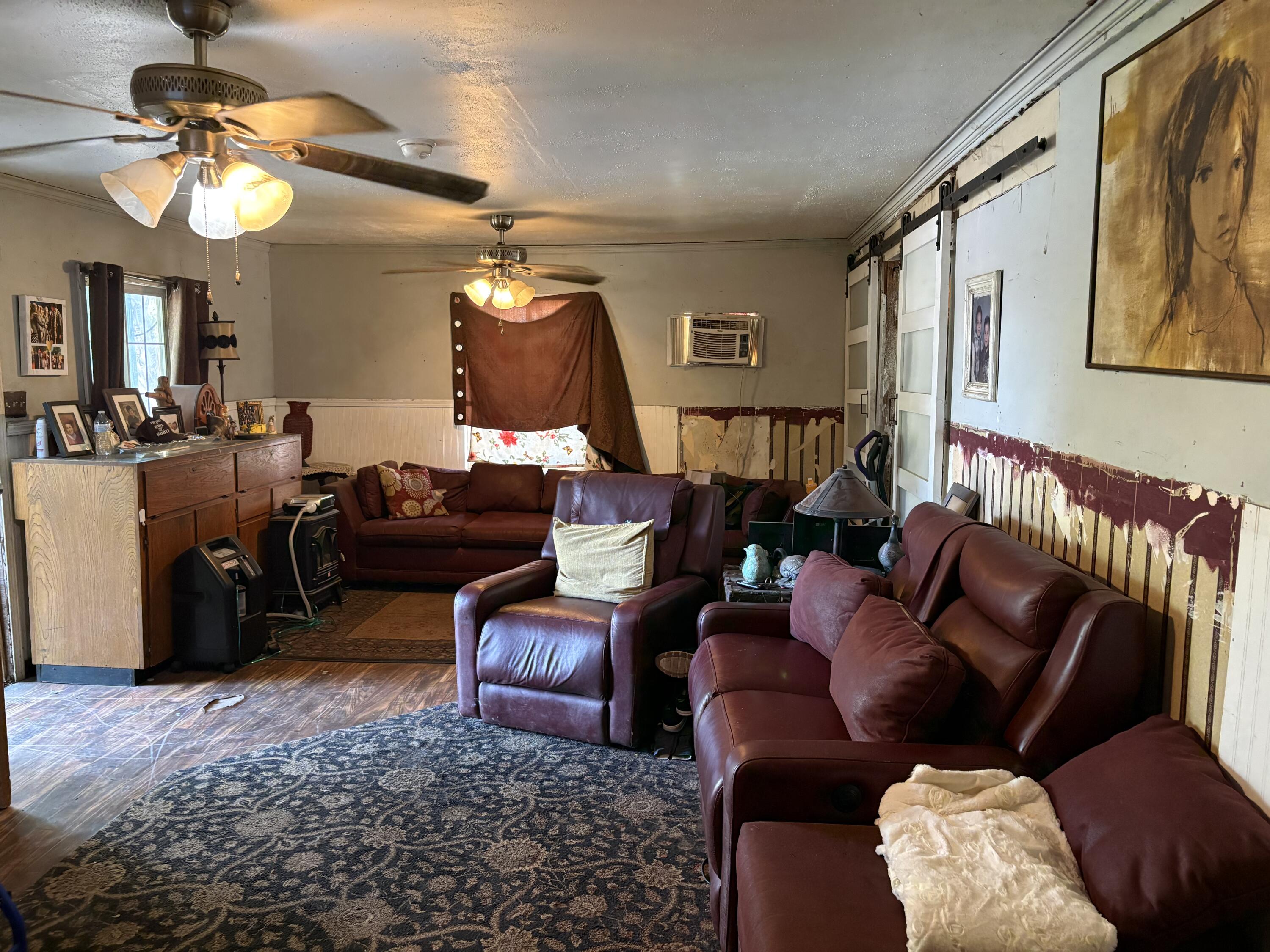 1704 E Springville Ave, Porterville, CA 93257