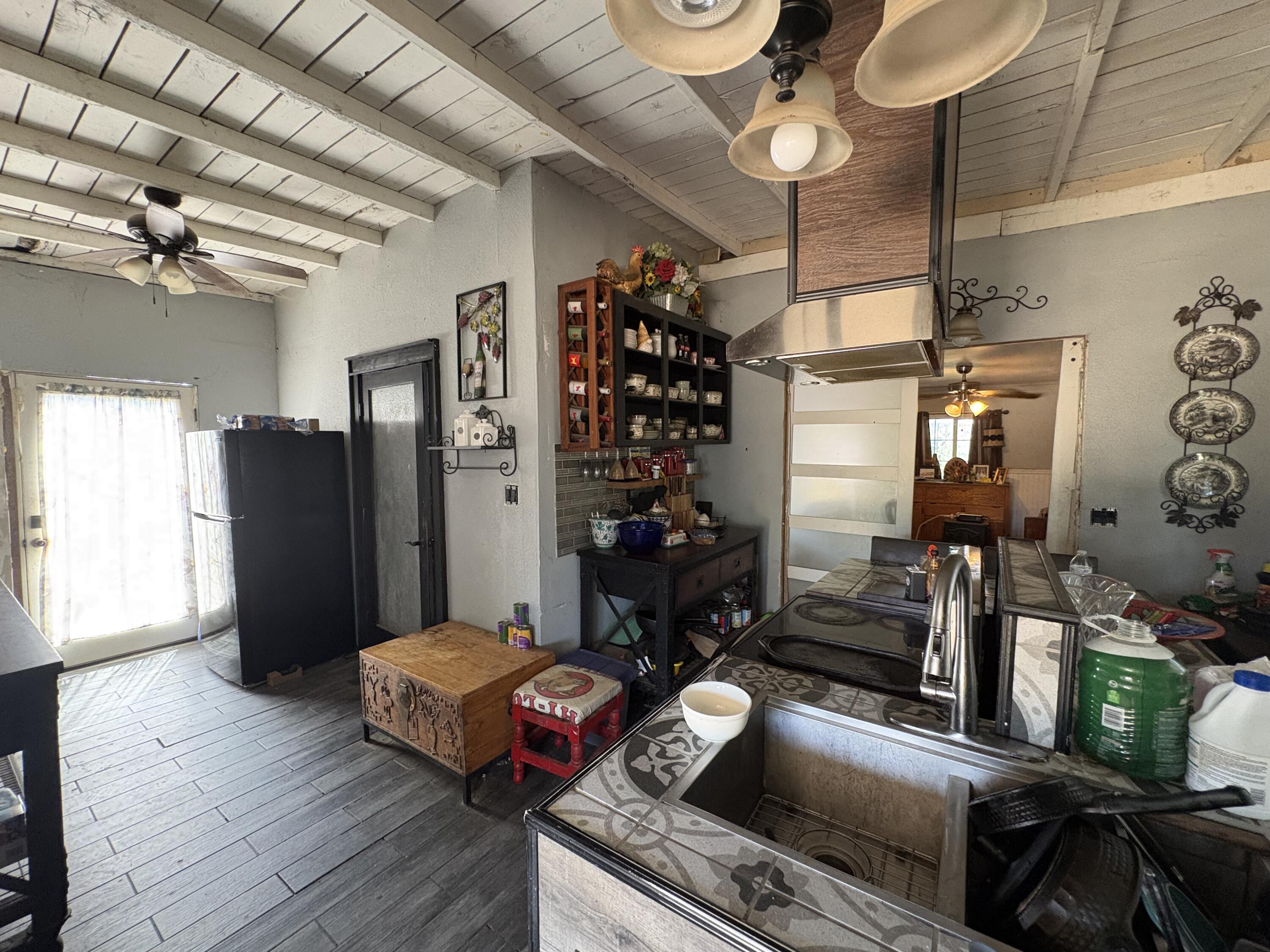 1704 E Springville Ave, Porterville, CA 93257
