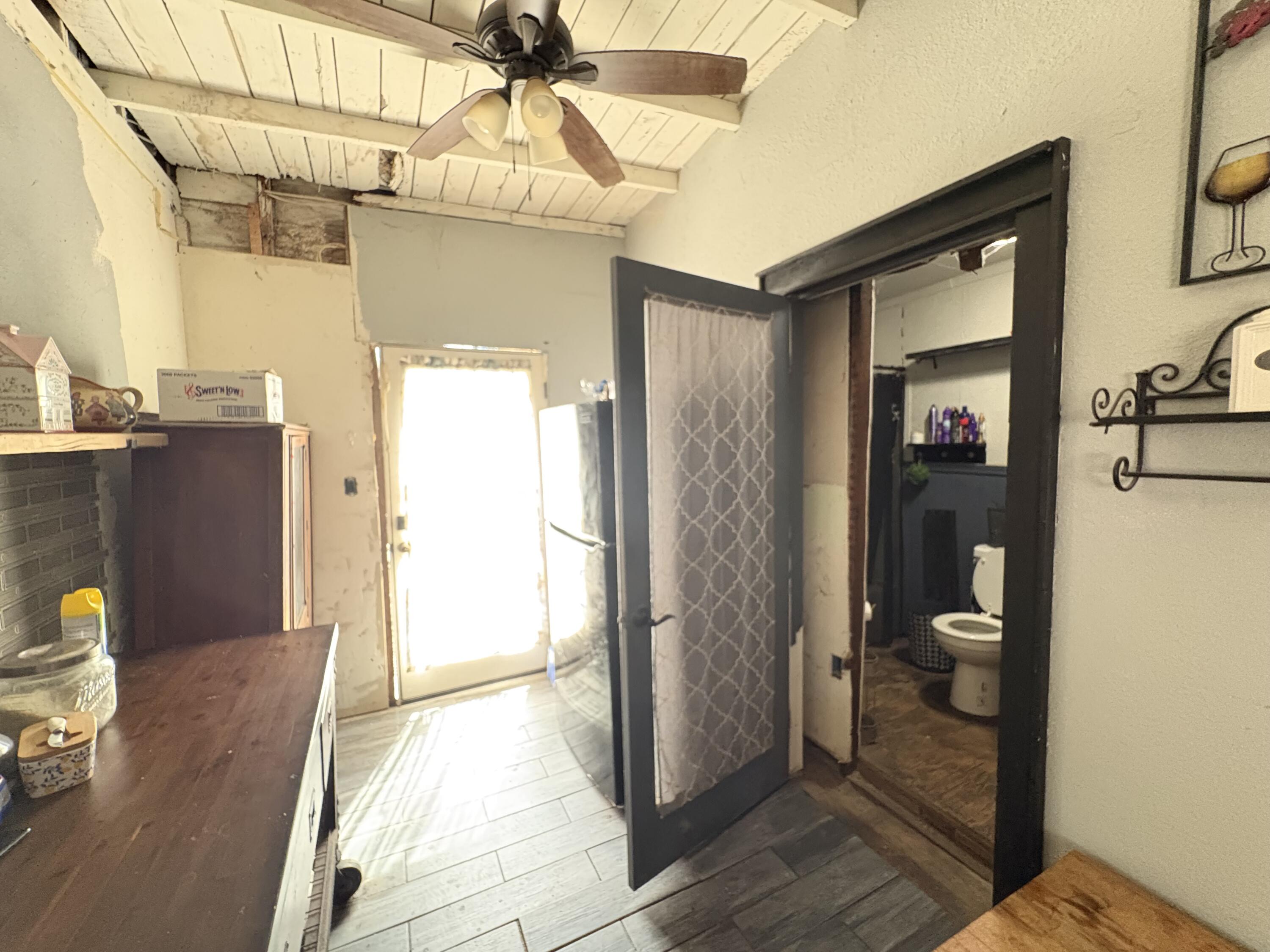 1704 E Springville Ave, Porterville, CA 93257