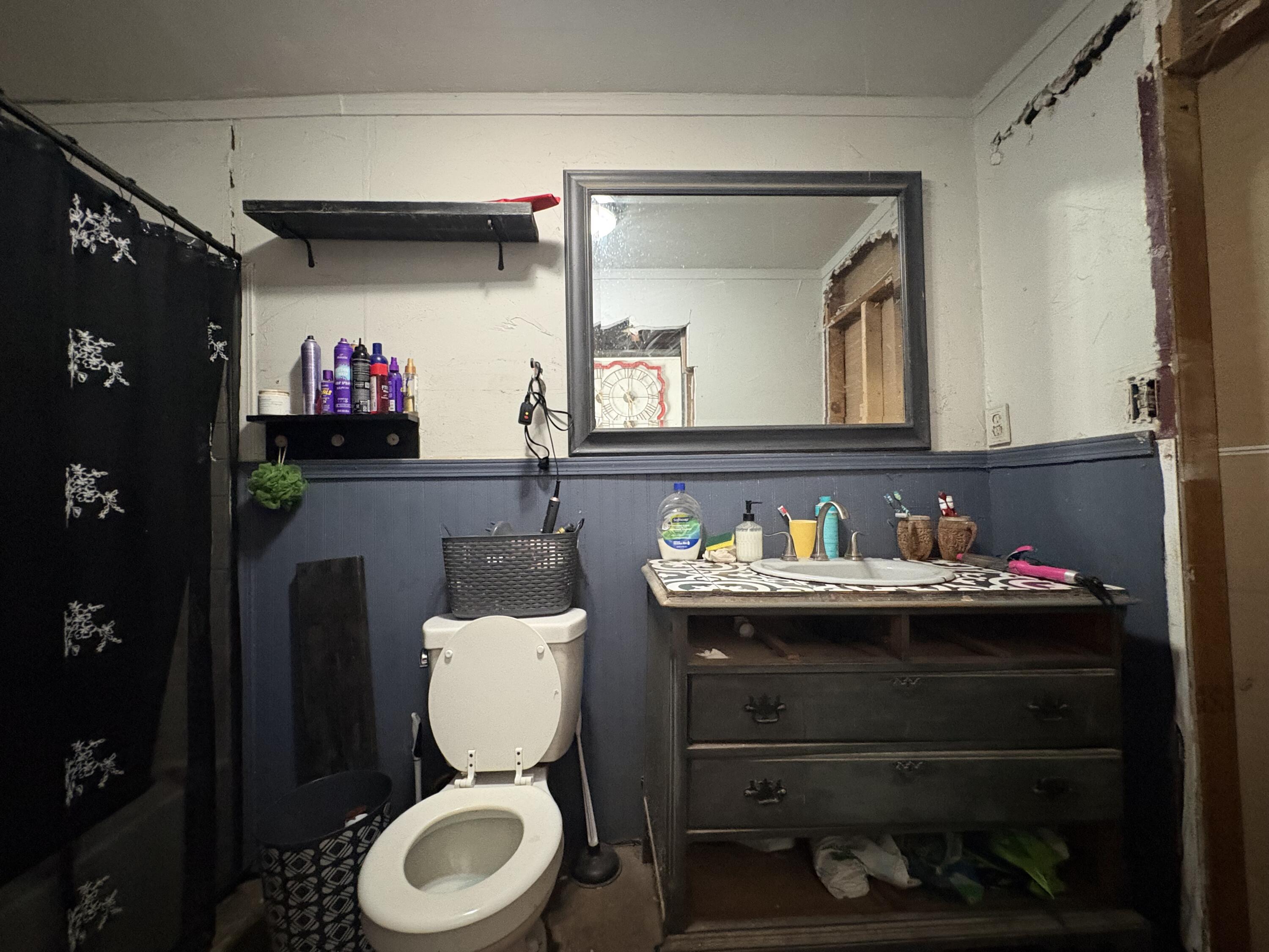 1704 E Springville Ave, Porterville, CA 93257
