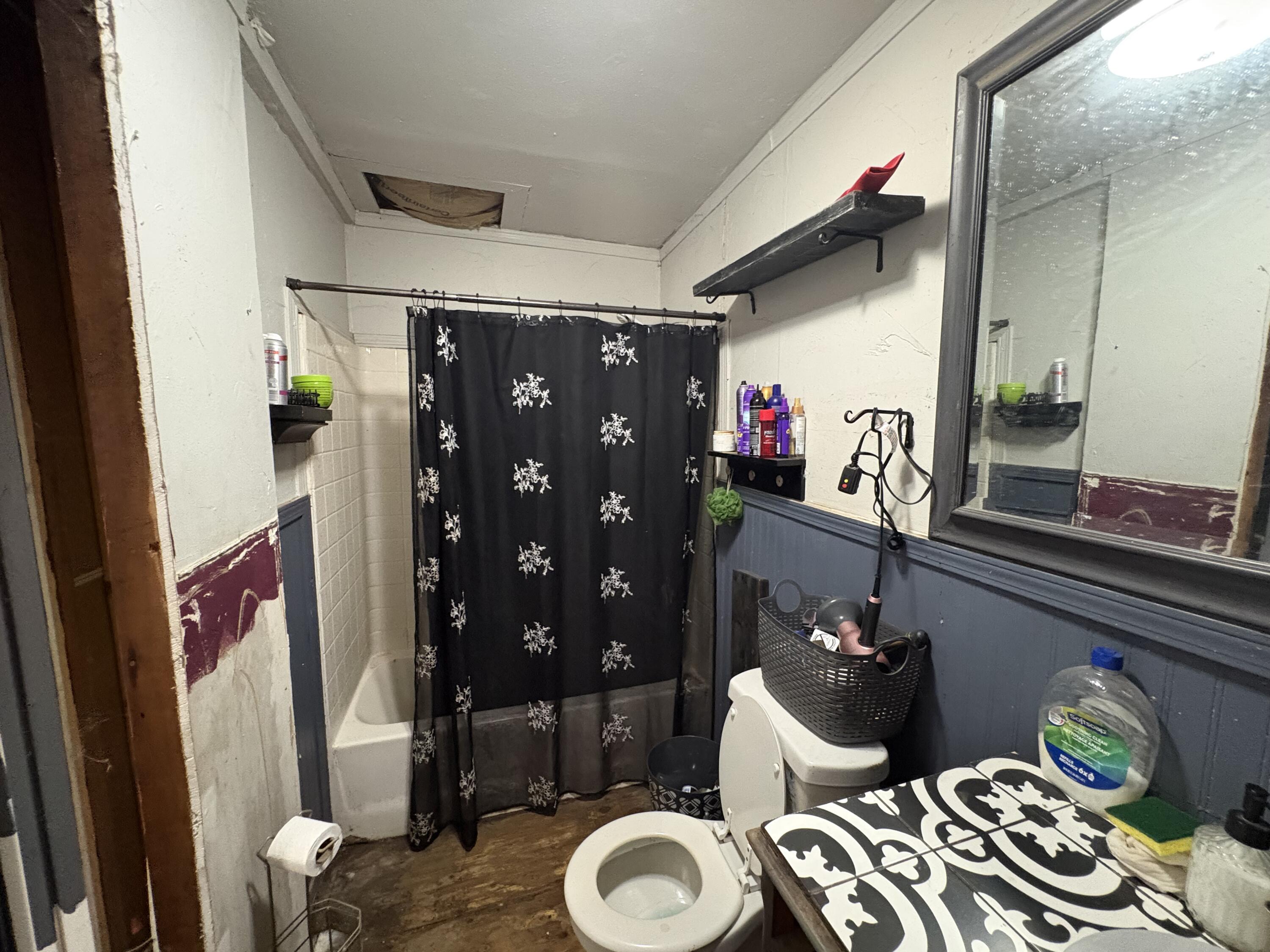 1704 E Springville Ave, Porterville, CA 93257
