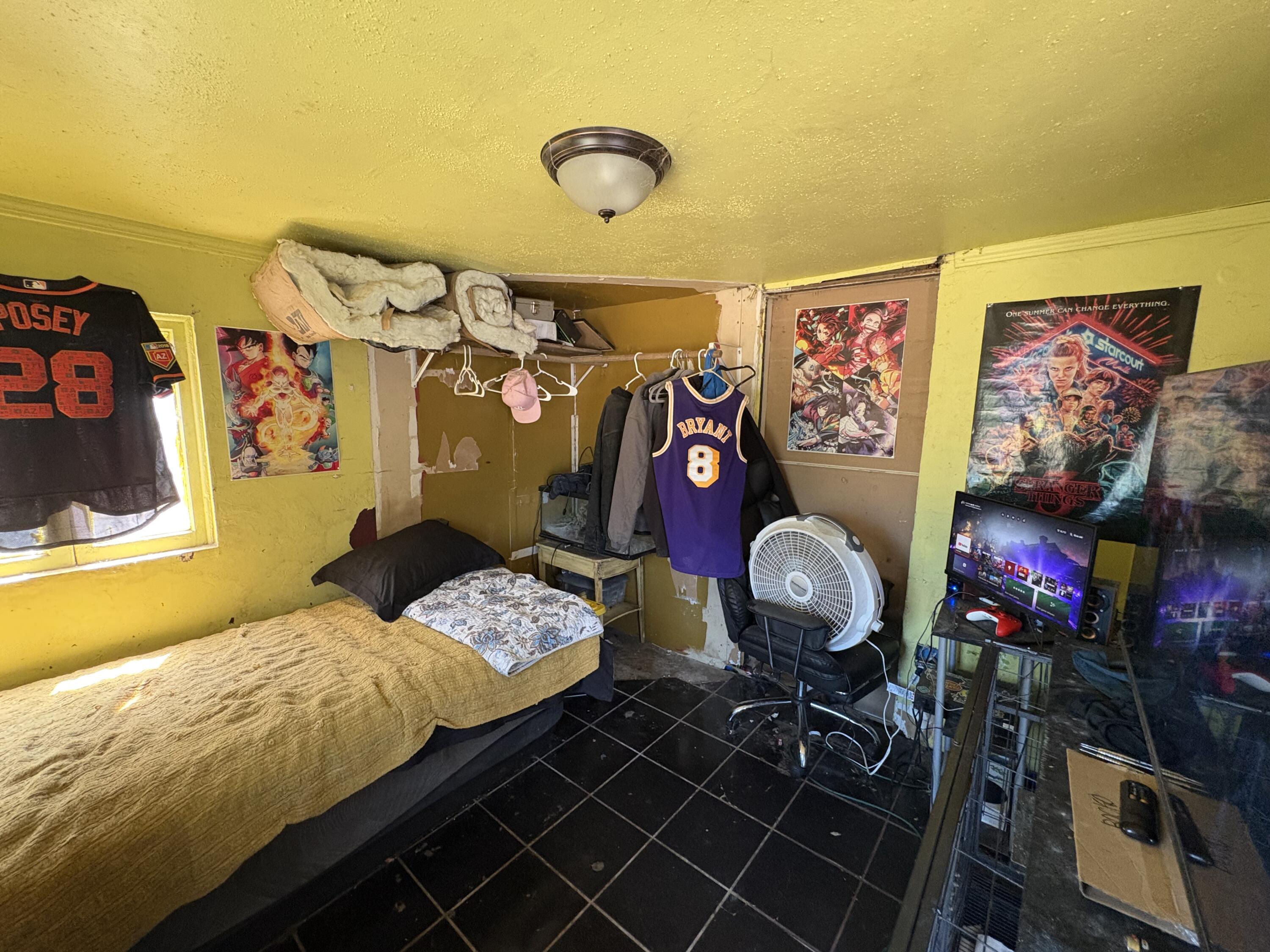 1704 E Springville Ave, Porterville, CA 93257