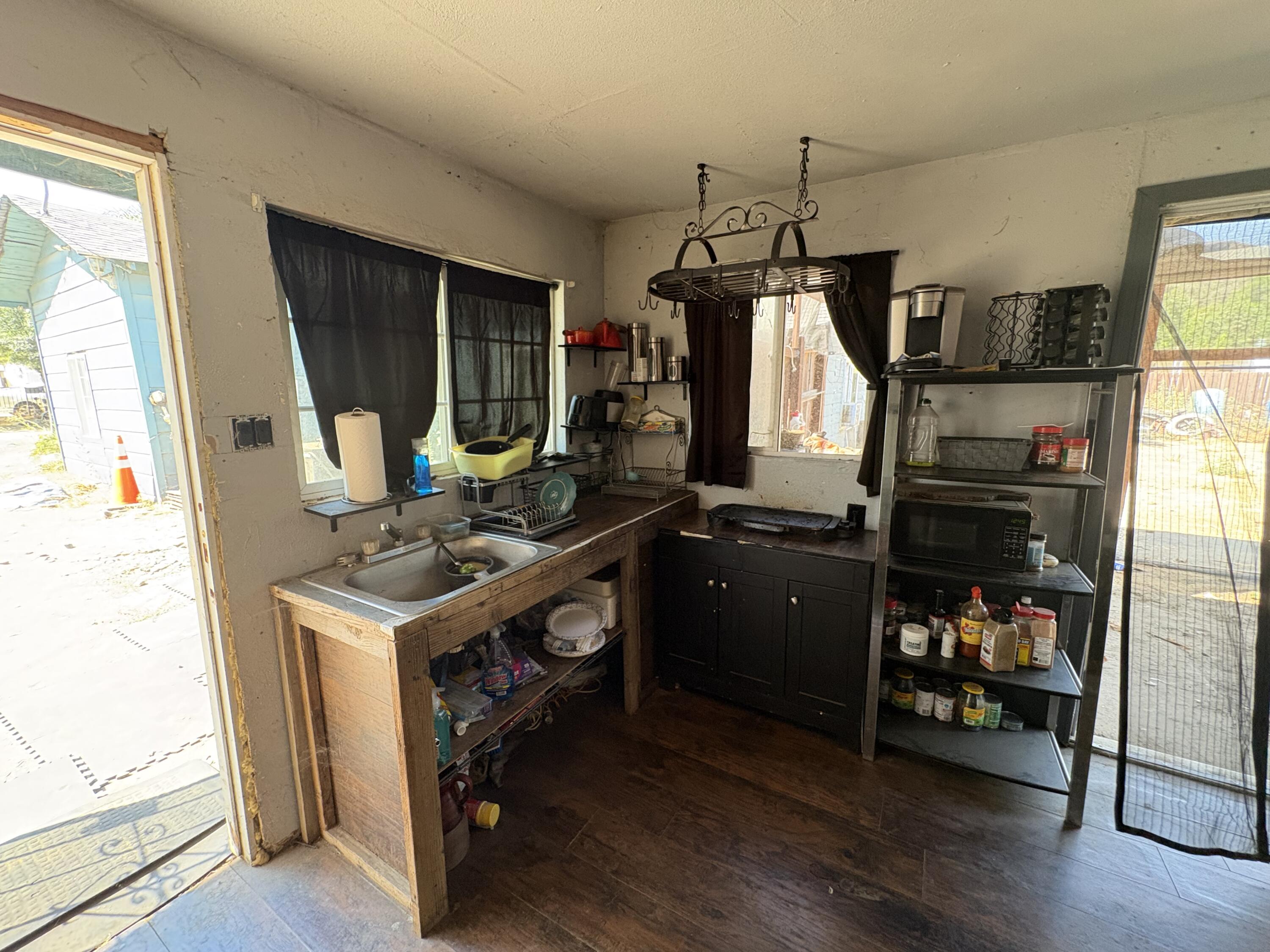 1704 E Springville Ave, Porterville, CA 93257