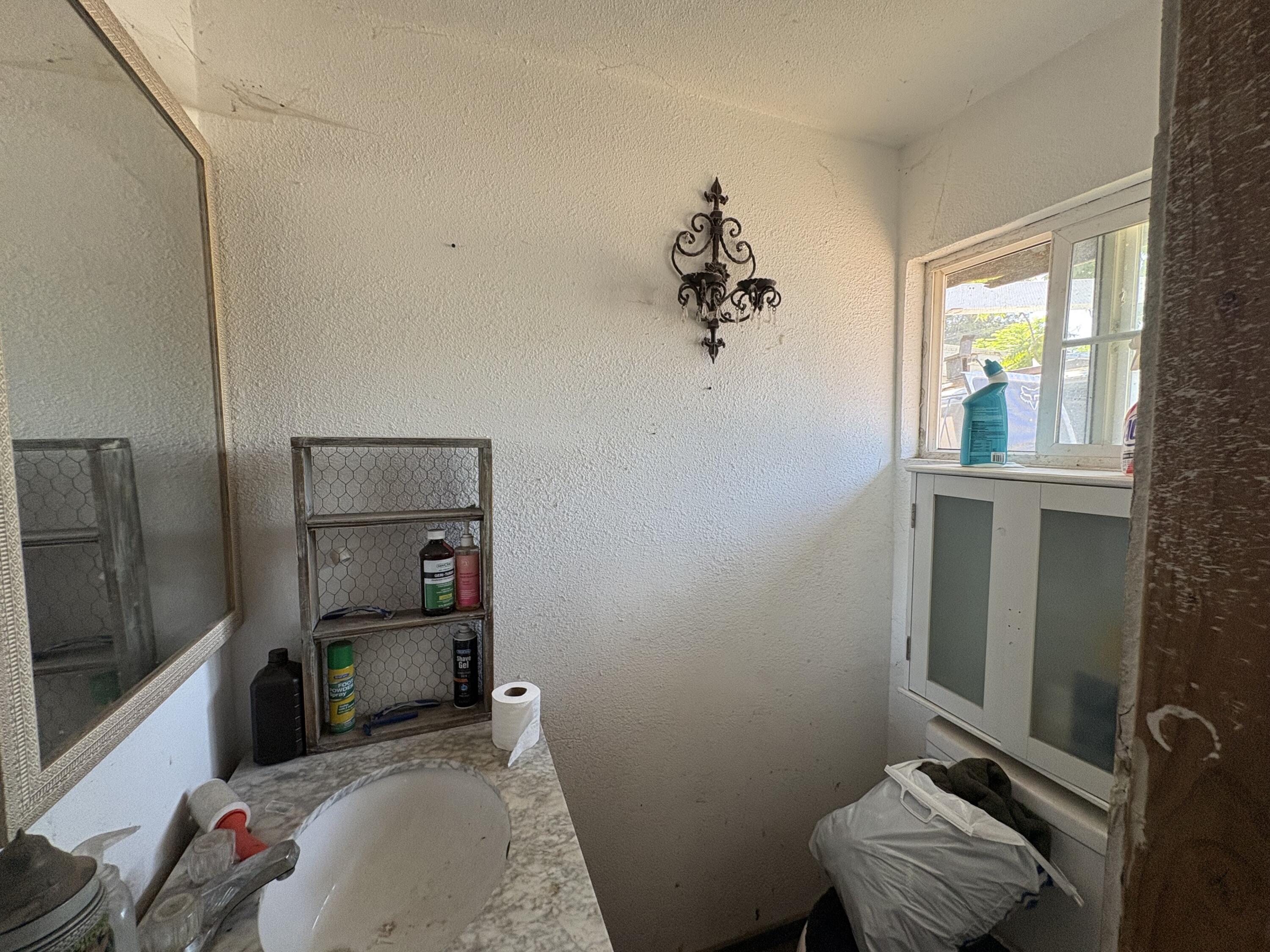 1704 E Springville Ave, Porterville, CA 93257