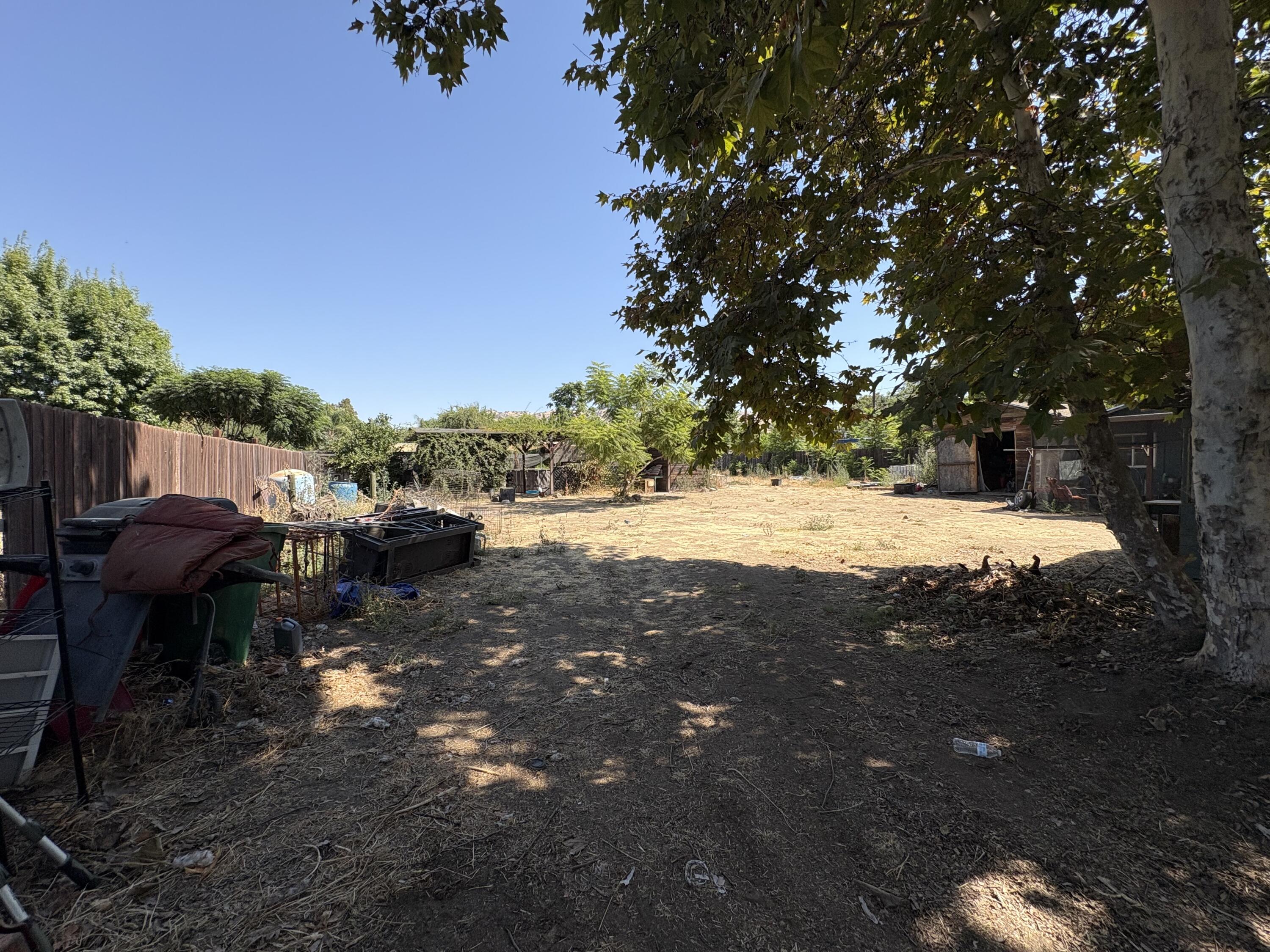 1704 E Springville Ave, Porterville, CA 93257