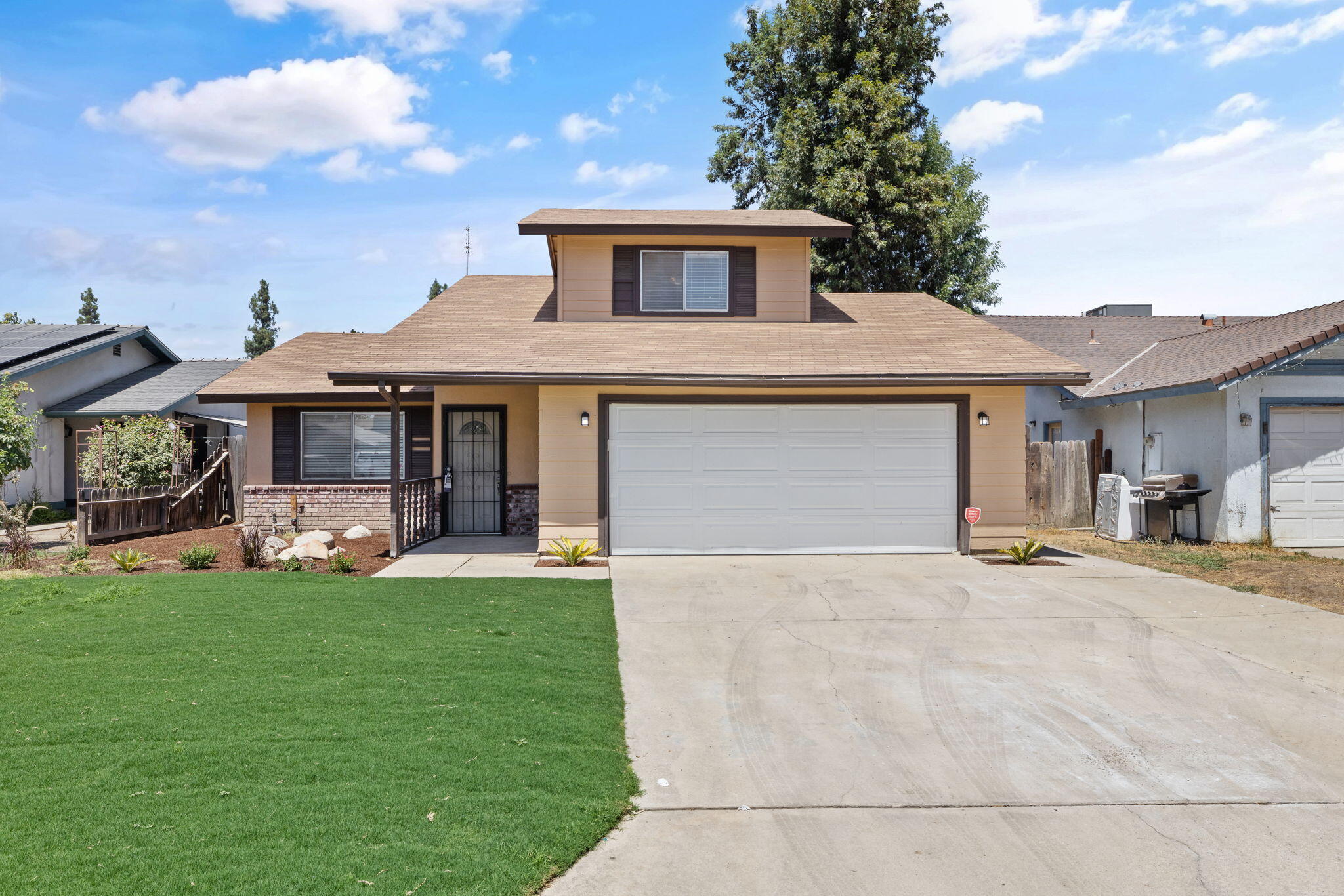 722 W Dove Ct, Visalia, CA 93291