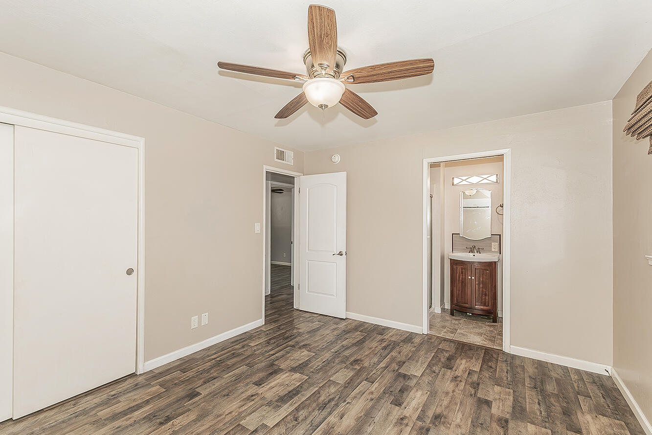 2014 N Kensington Way, Hanford, CA 93230